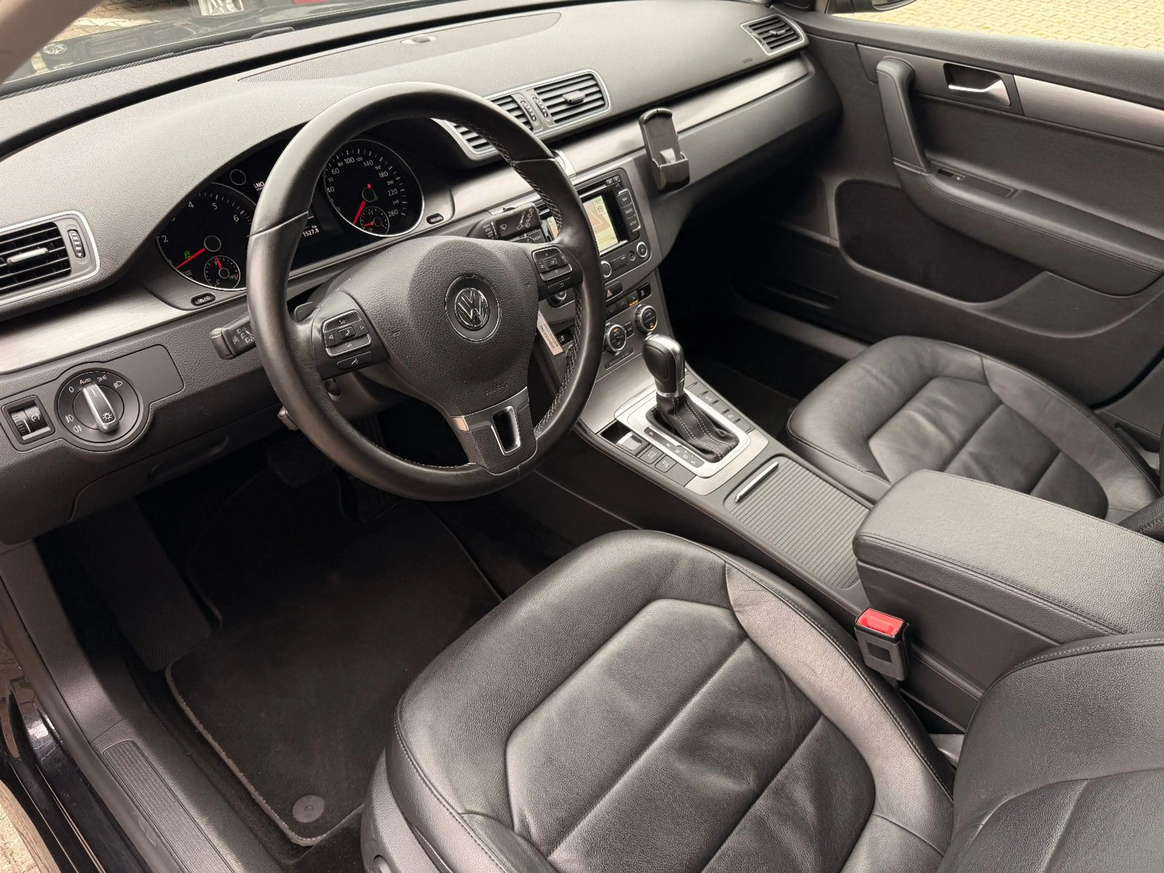 Volkswagen Passat Variant Edition BLACK/Standheiz./Sitzhz./ — photo 9