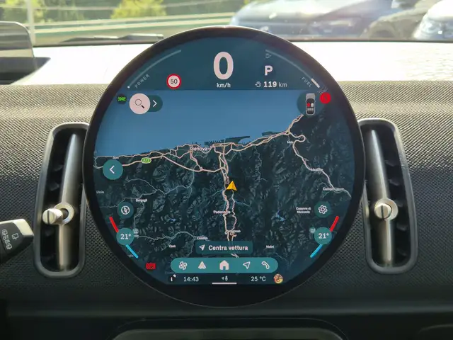 Mini Countryman view 11