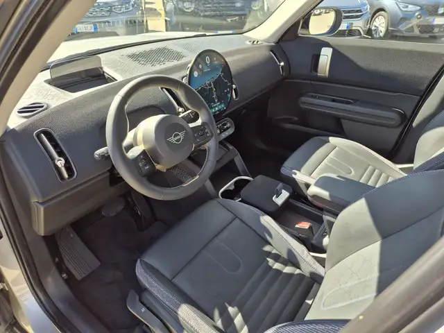 Mini Countryman view 6