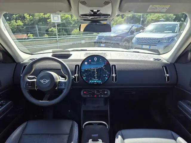 Mini Countryman view 8