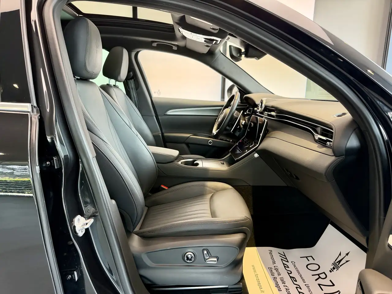 Maserati Grecale 2025 — фото 12
