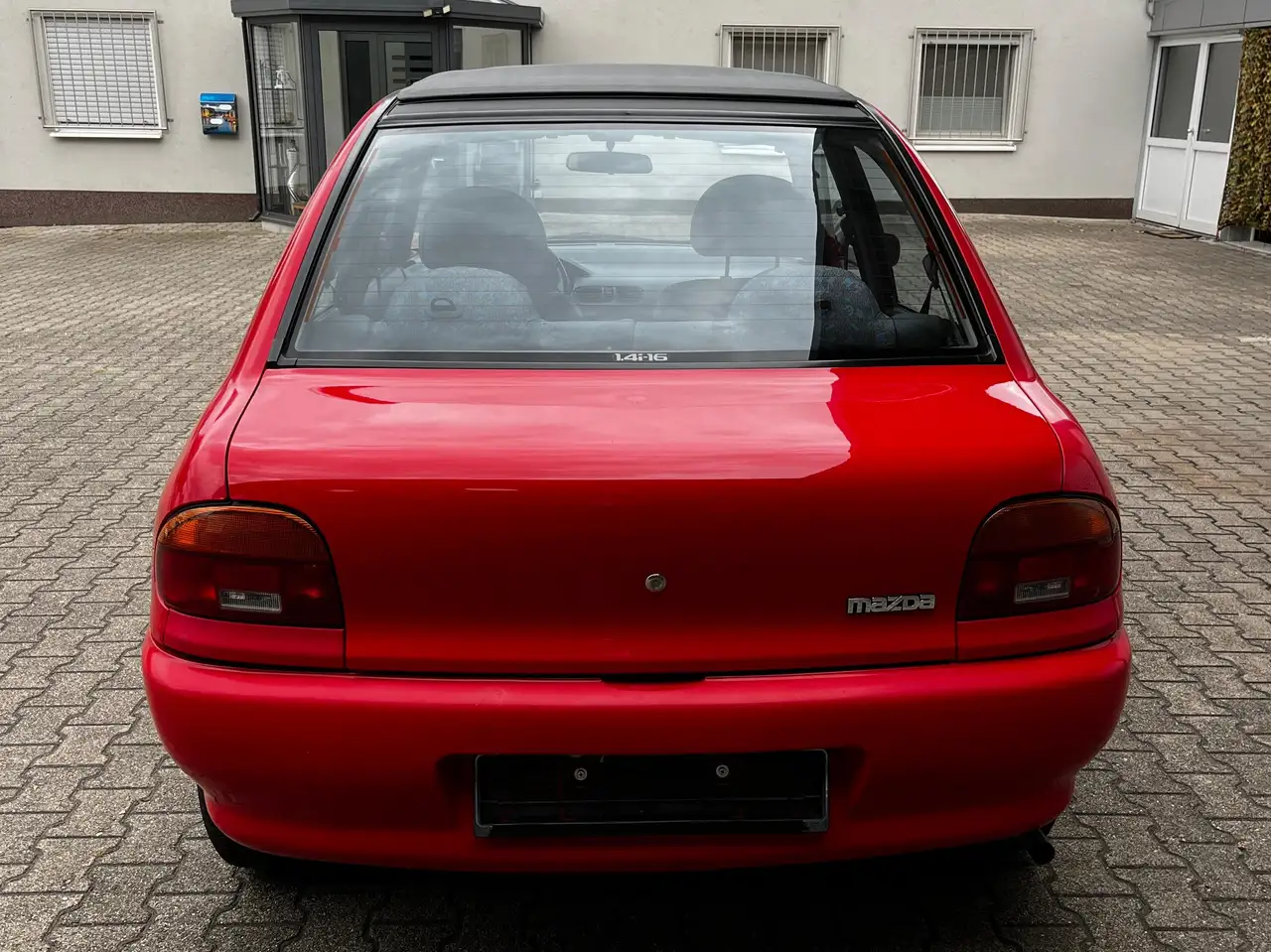 Mazda 121 1.4 16V Canvas Top GLX, foto 5