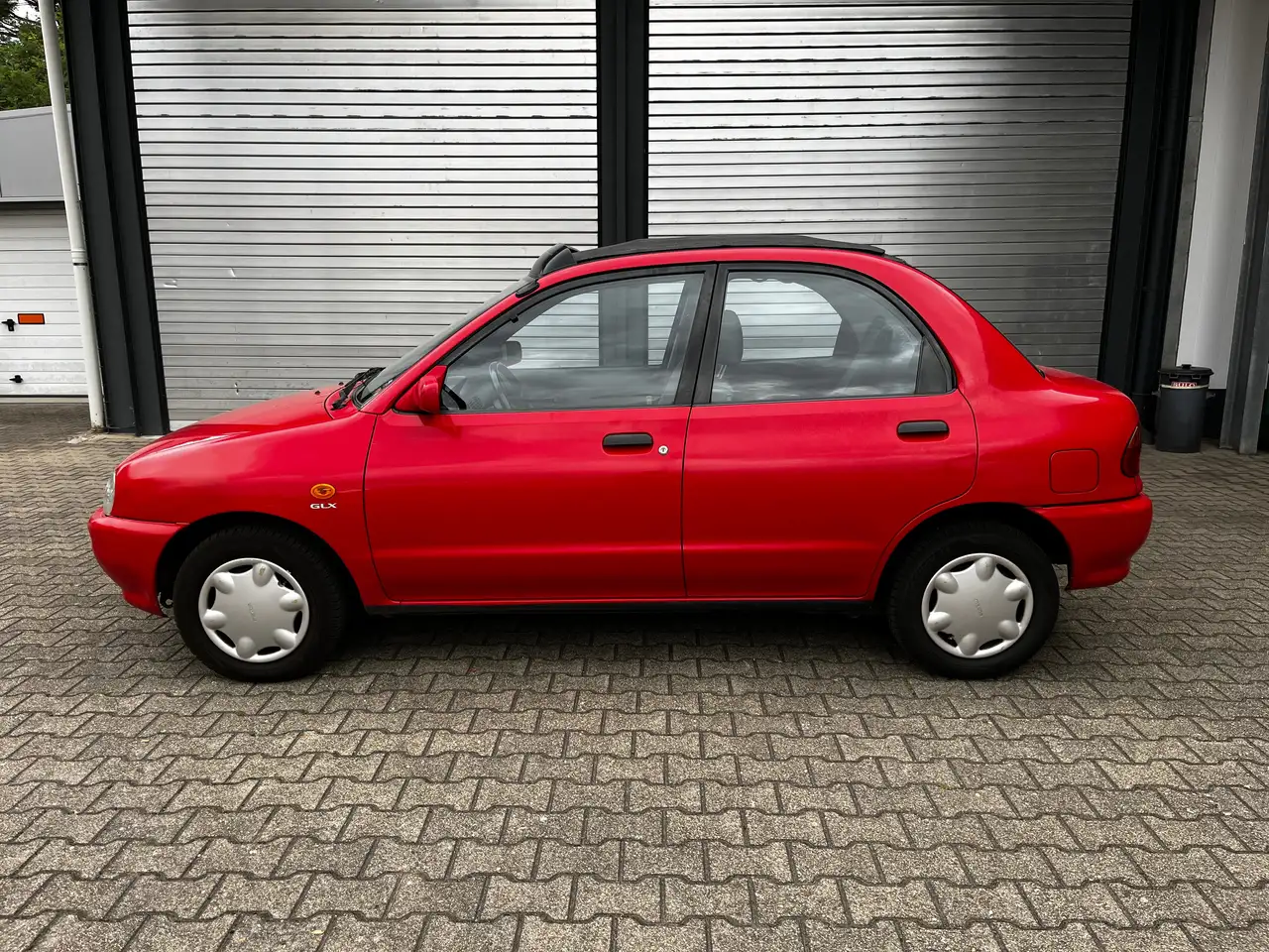 Mazda 121 1.4 16V Canvas Top GLX, foto 3