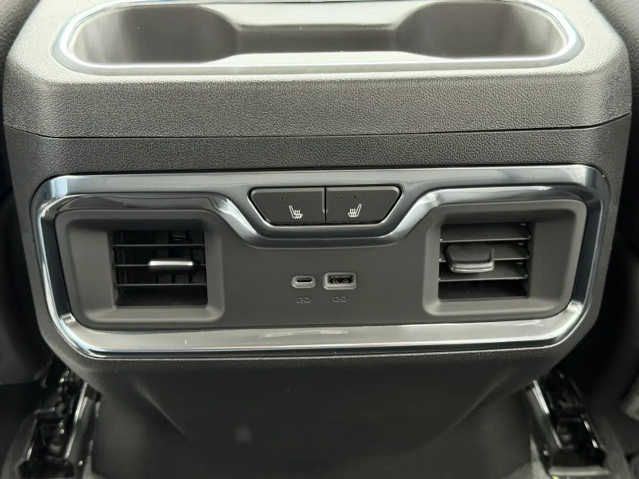 GMC Sierra 2500HD снимка GMC Sierra 2500HD