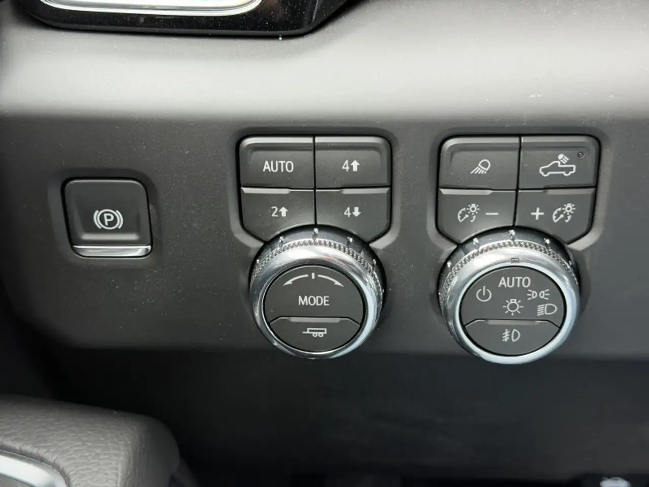 GMC Sierra 2500HD снимка GMC Sierra 2500HD