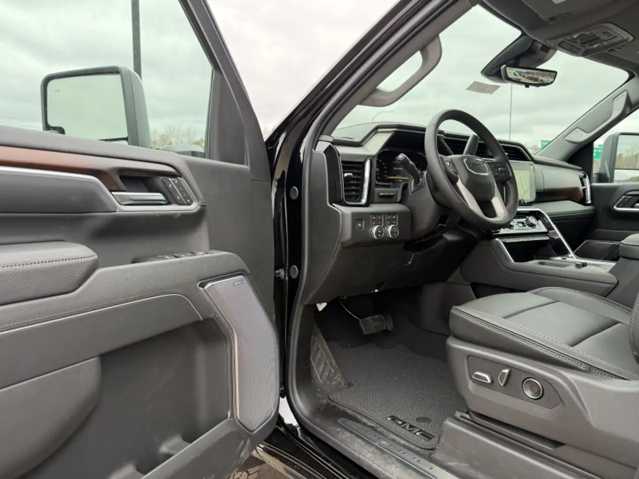 GMC Sierra 2500HD снимка GMC Sierra 2500HD