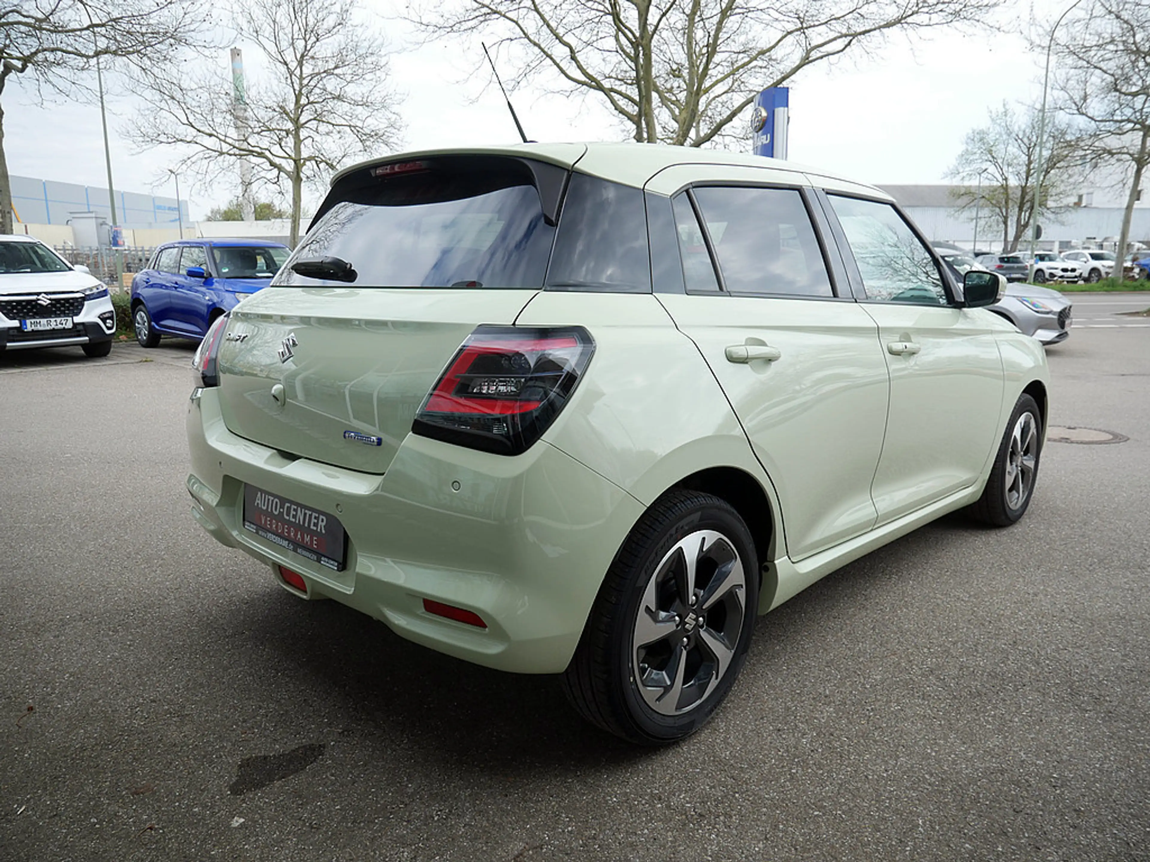 Suzuki Swift 1.2 Dualjet Hybrid Comfort+ SHZ ACC LED — photo 5