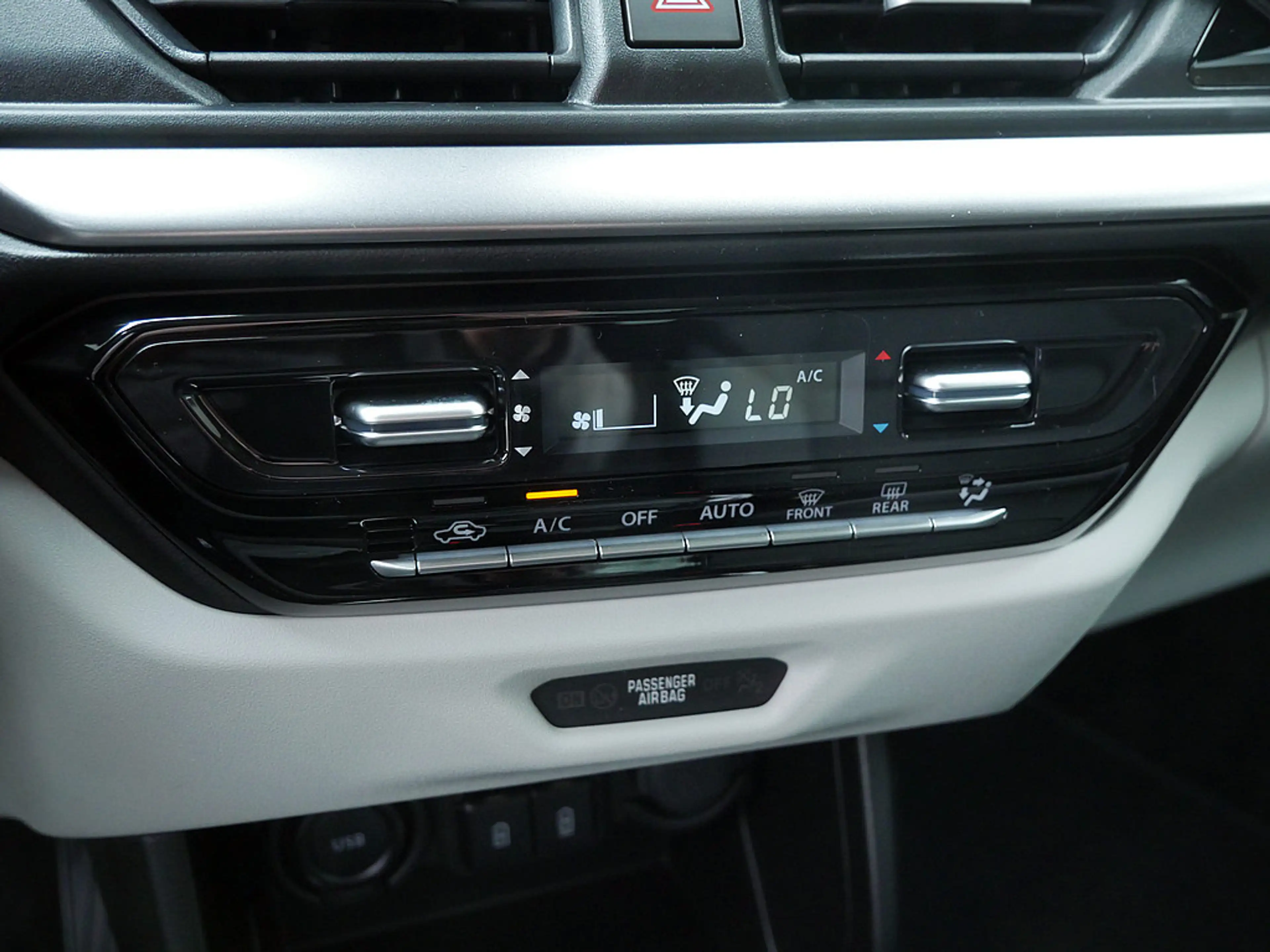 Suzuki Swift 1.2 Dualjet Hybrid Comfort+ SHZ ACC LED — photo 15