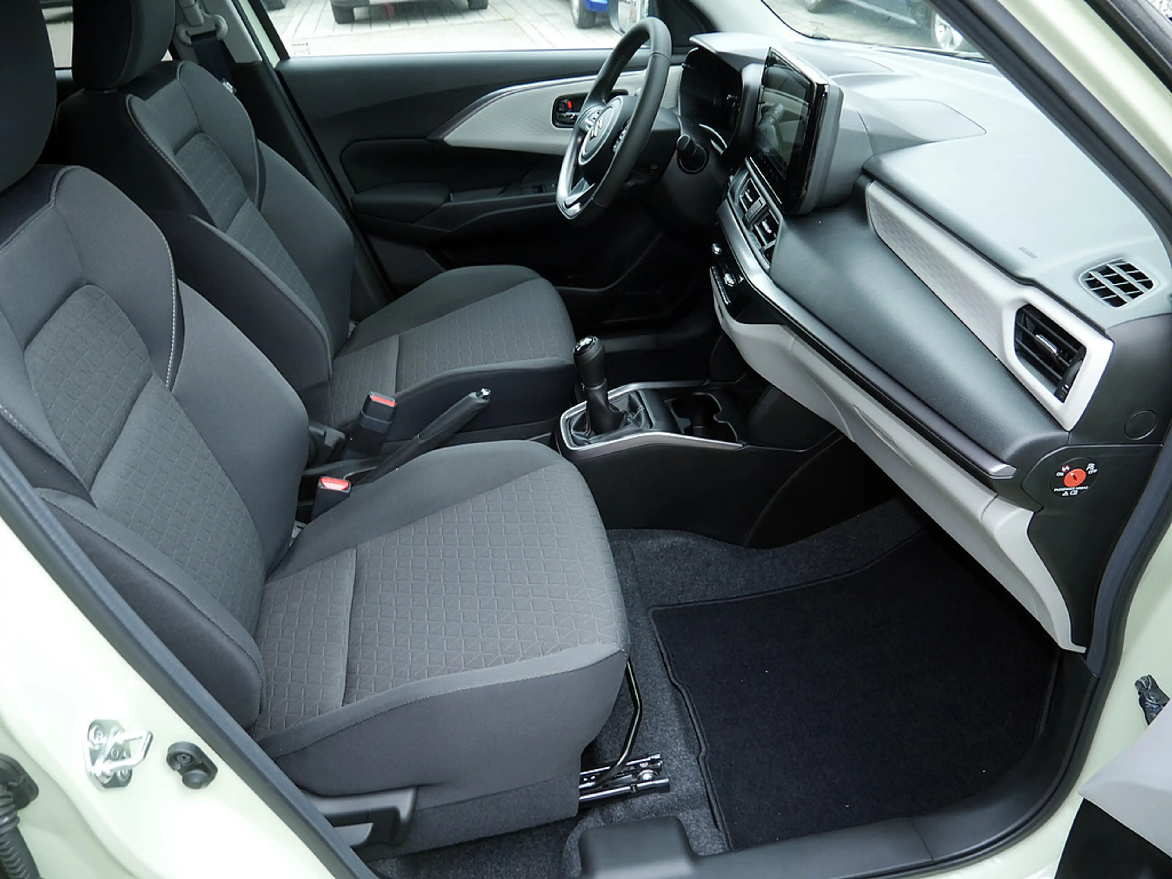 Suzuki Swift 1.2 Dualjet Hybrid Comfort+ SHZ ACC LED — photo 8