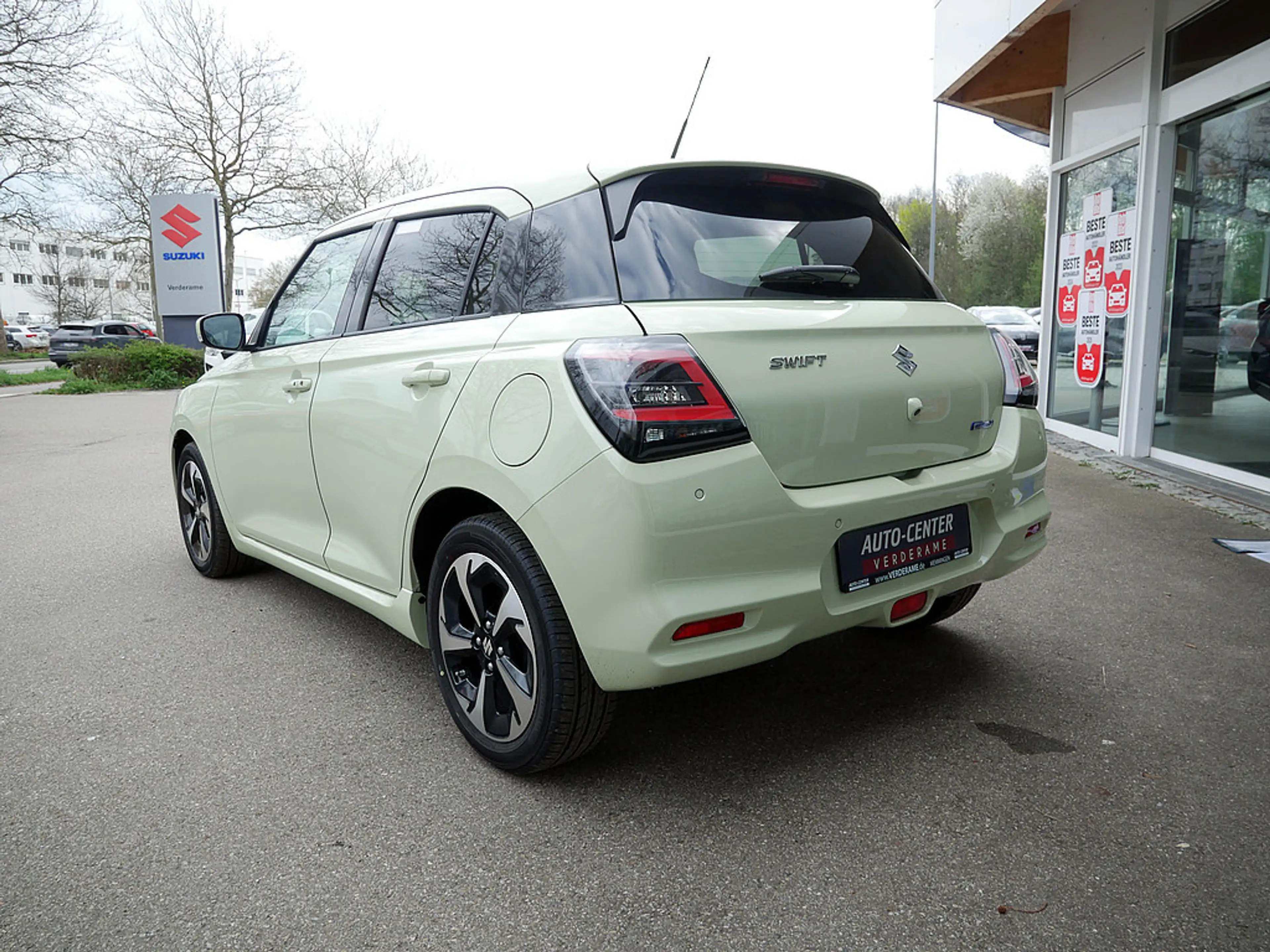 Suzuki Swift 1.2 Dualjet Hybrid Comfort+ SHZ ACC LED — photo 6