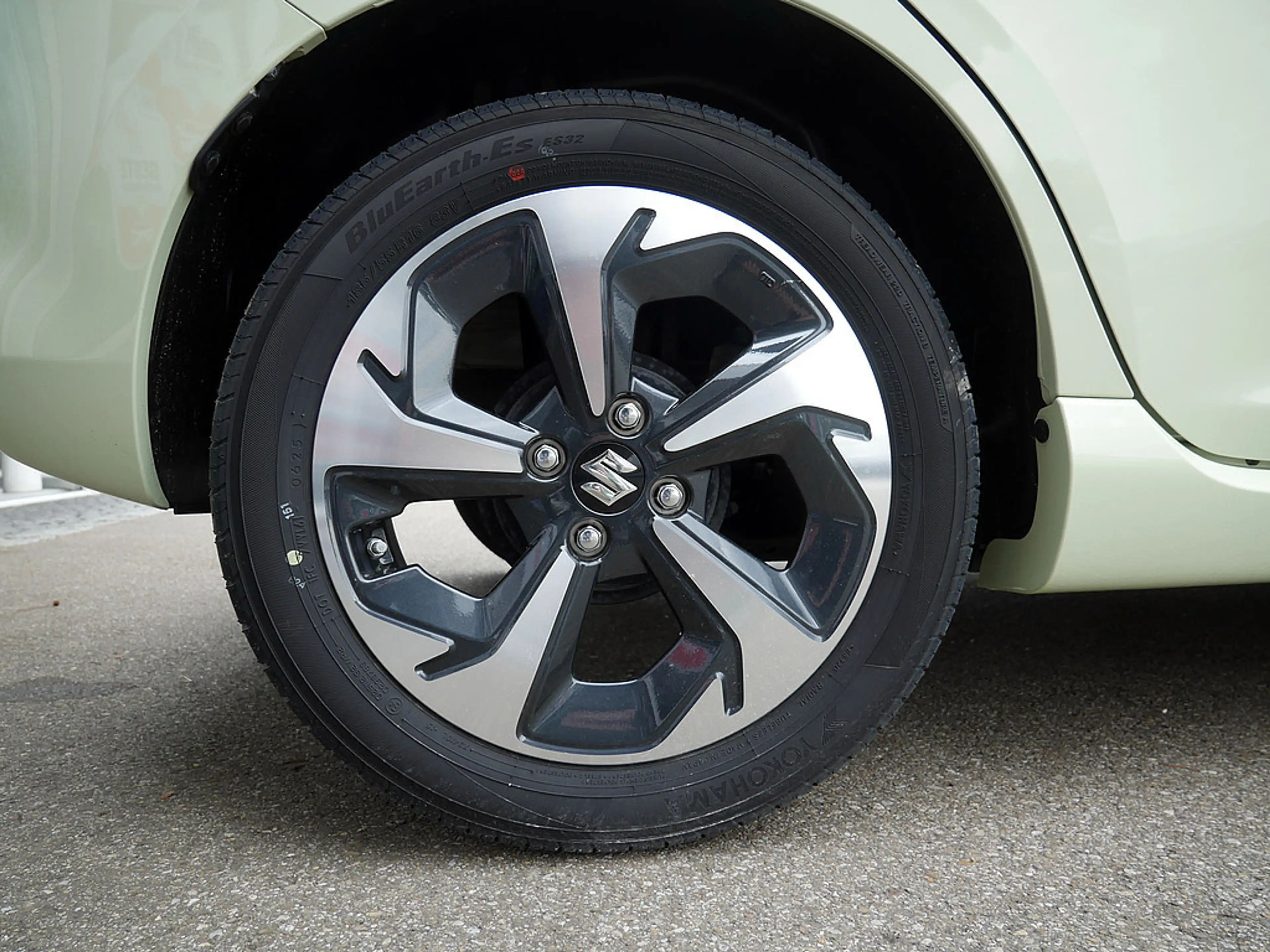 Suzuki Swift 1.2 Dualjet Hybrid Comfort+ SHZ ACC LED — photo 7