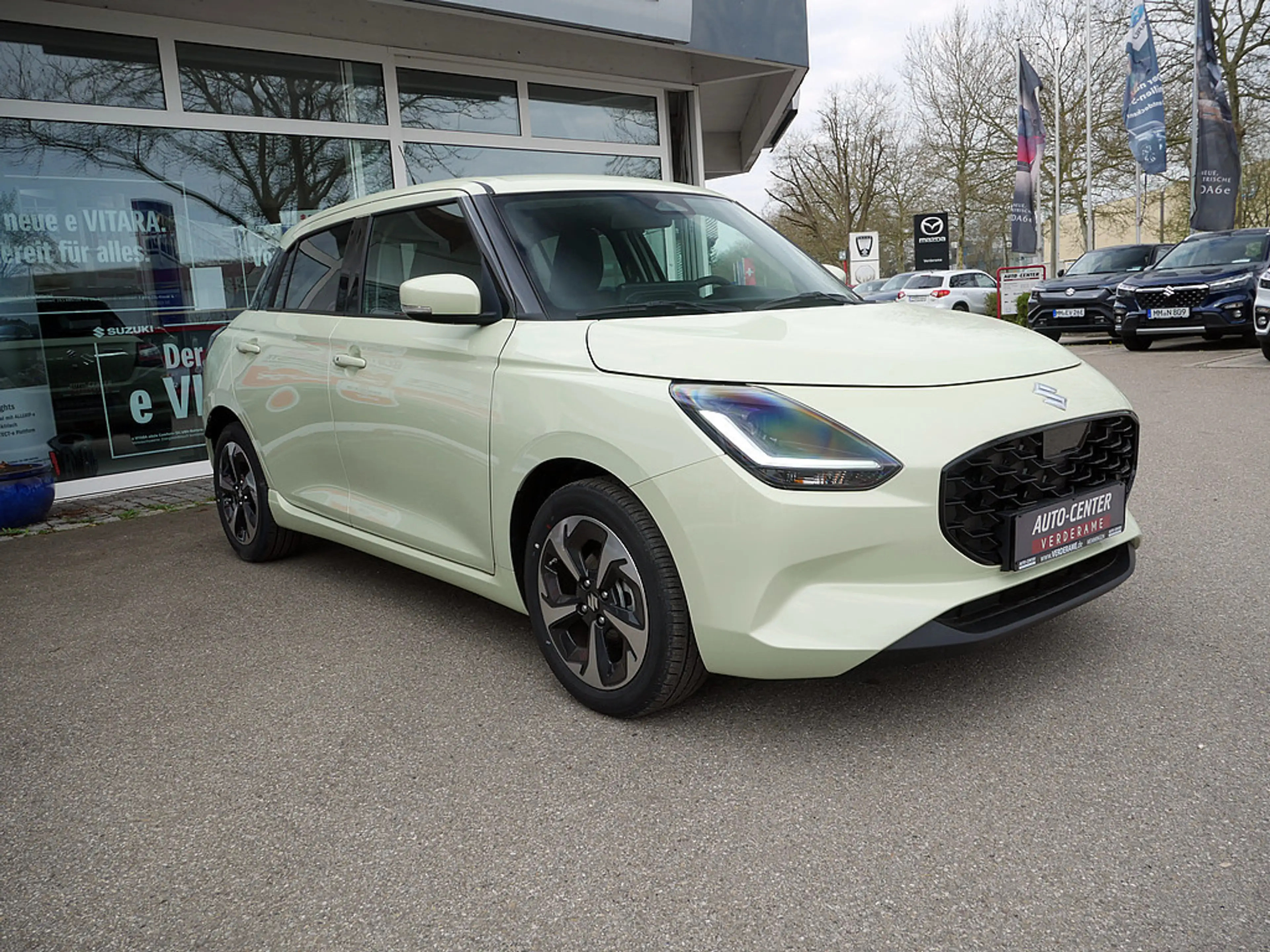 Suzuki Swift 1.2 Dualjet Hybrid Comfort+ SHZ ACC LED — photo 4