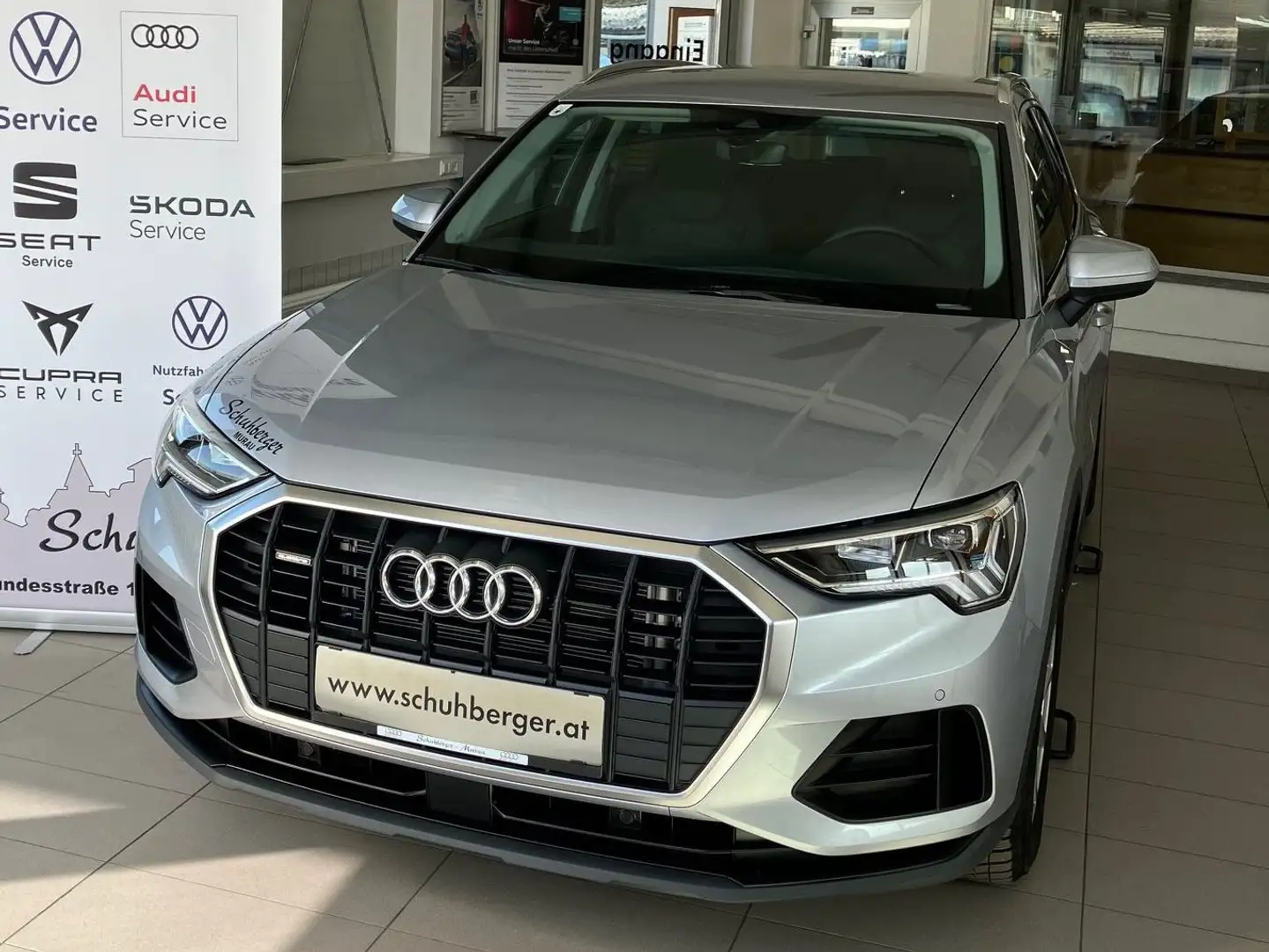 Audi Q3 35 TDI quattro intense Silber - 2