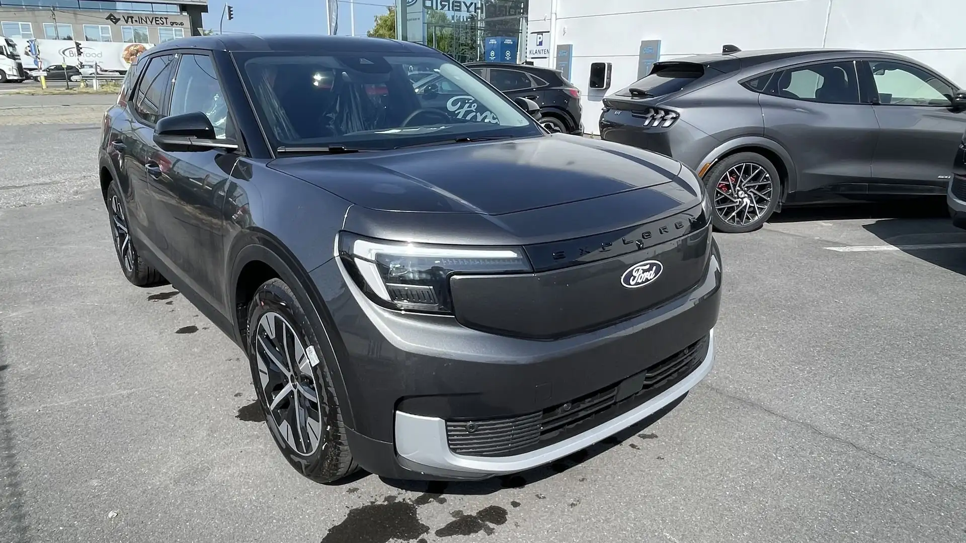Ford Explorer explorer - 1