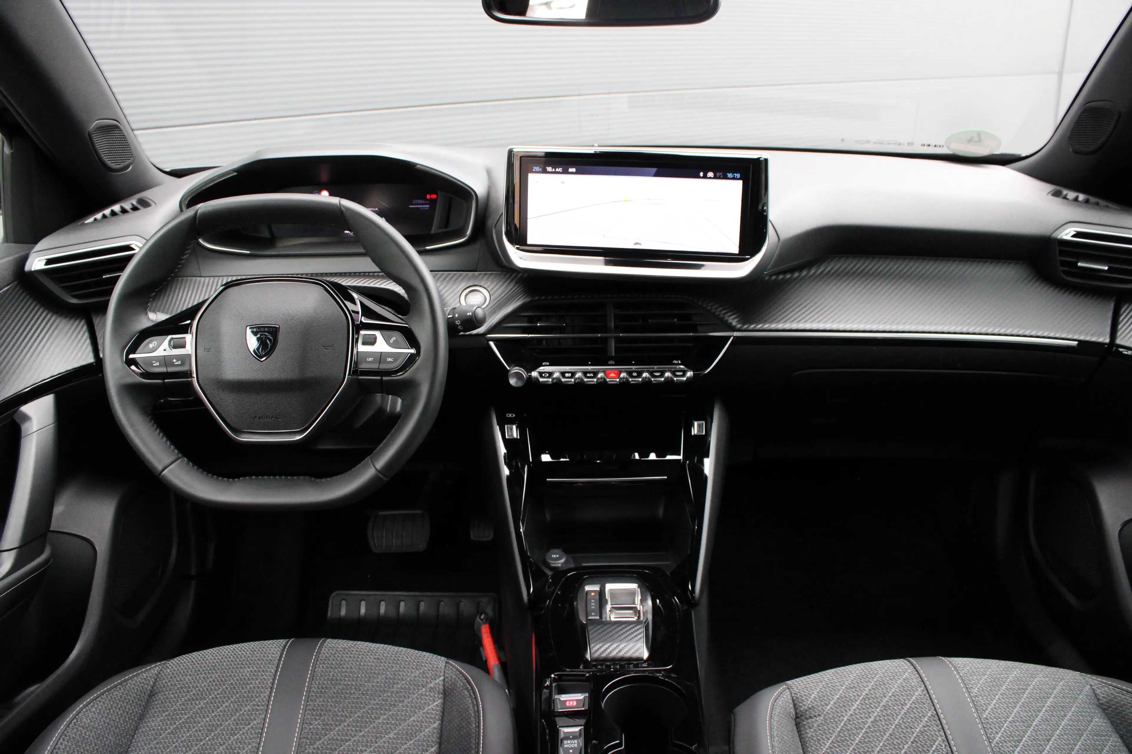 Peugeot e-2008 EV Allure Avantage 54 kWh | SOH 97% | Fase 3 laden — photo 15