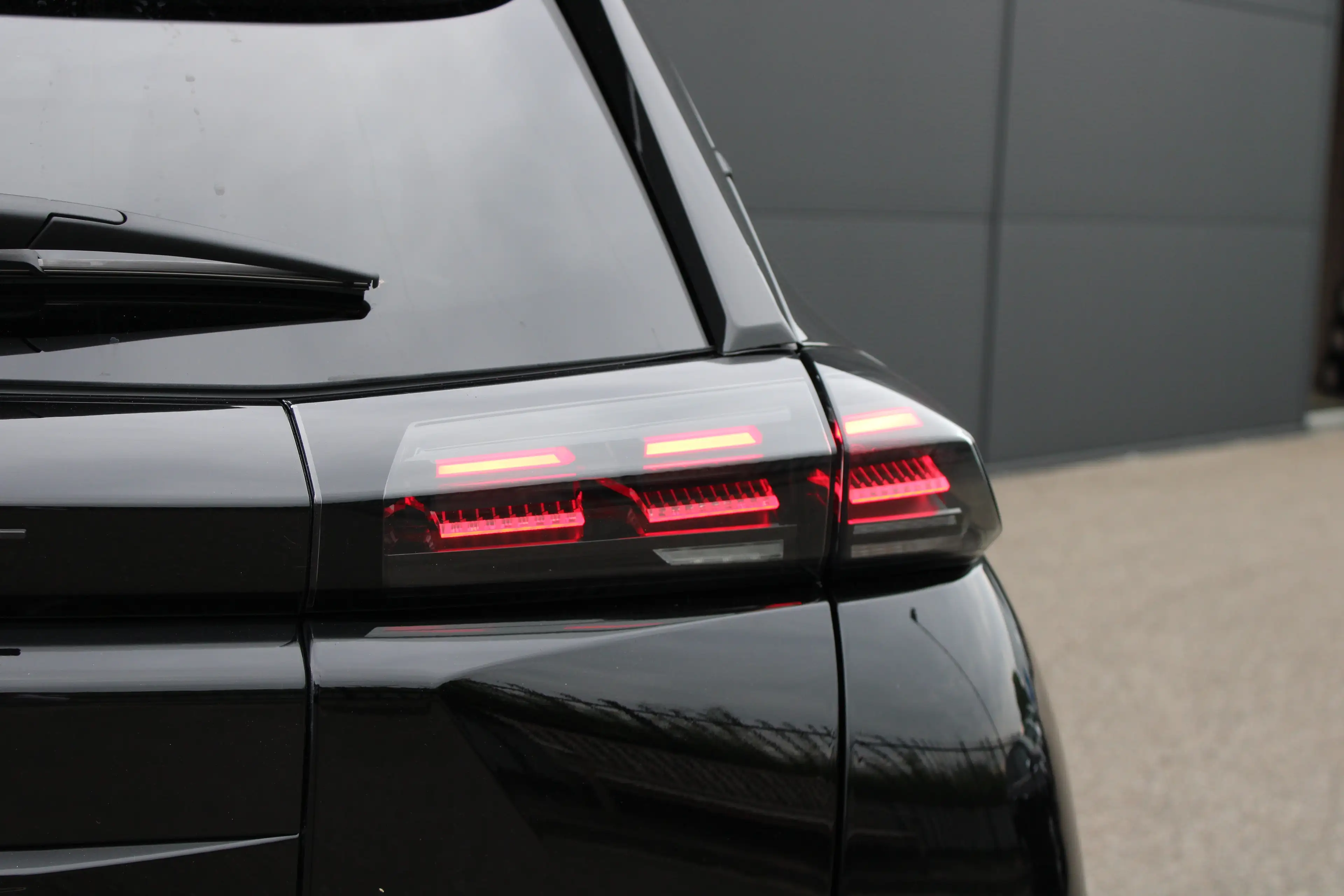 Peugeot e-2008 EV Allure Avantage 54 kWh | SOH 97% | Fase 3 laden — photo 35