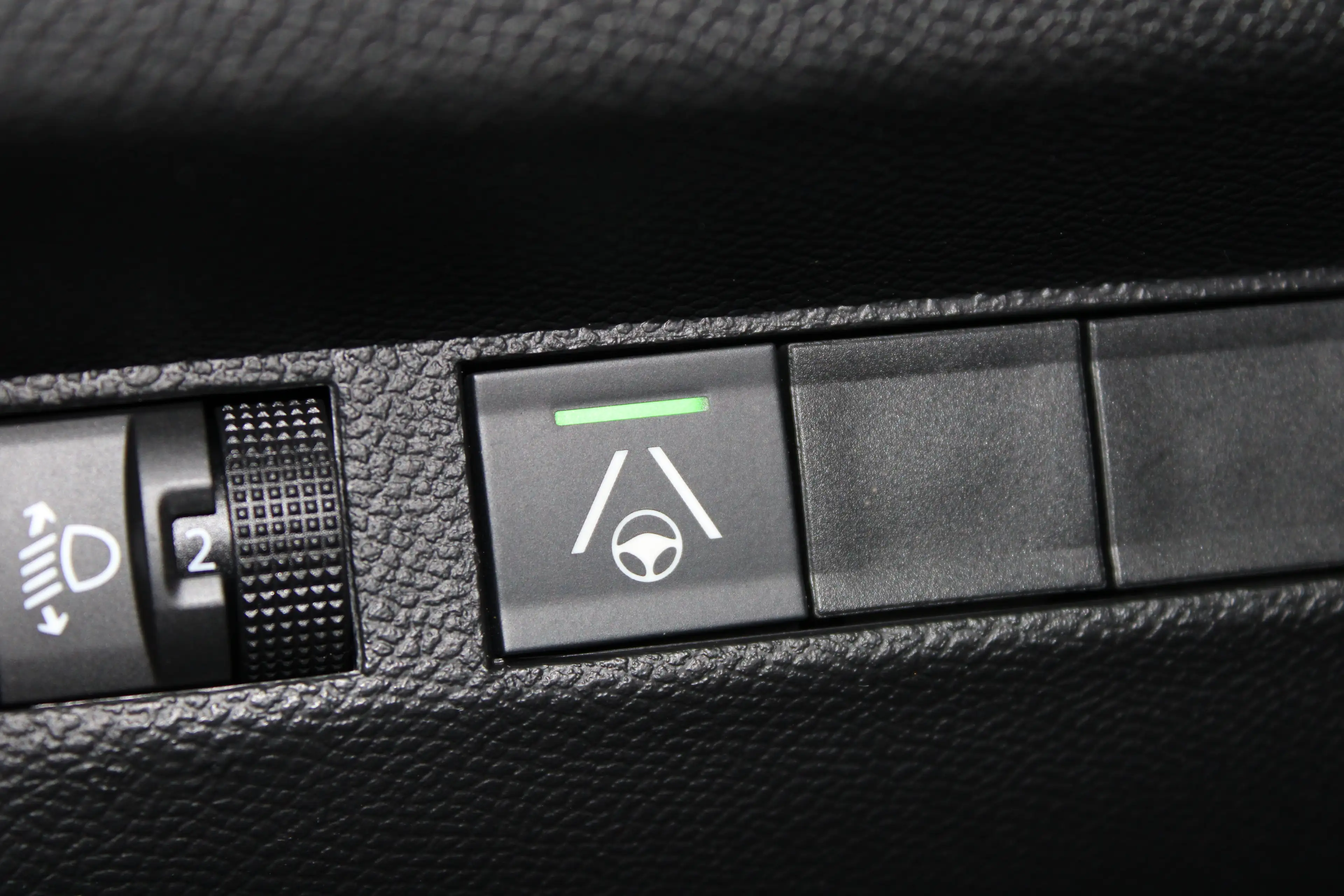Peugeot e-2008 EV Allure Avantage 54 kWh | SOH 97% | Fase 3 laden — photo 22