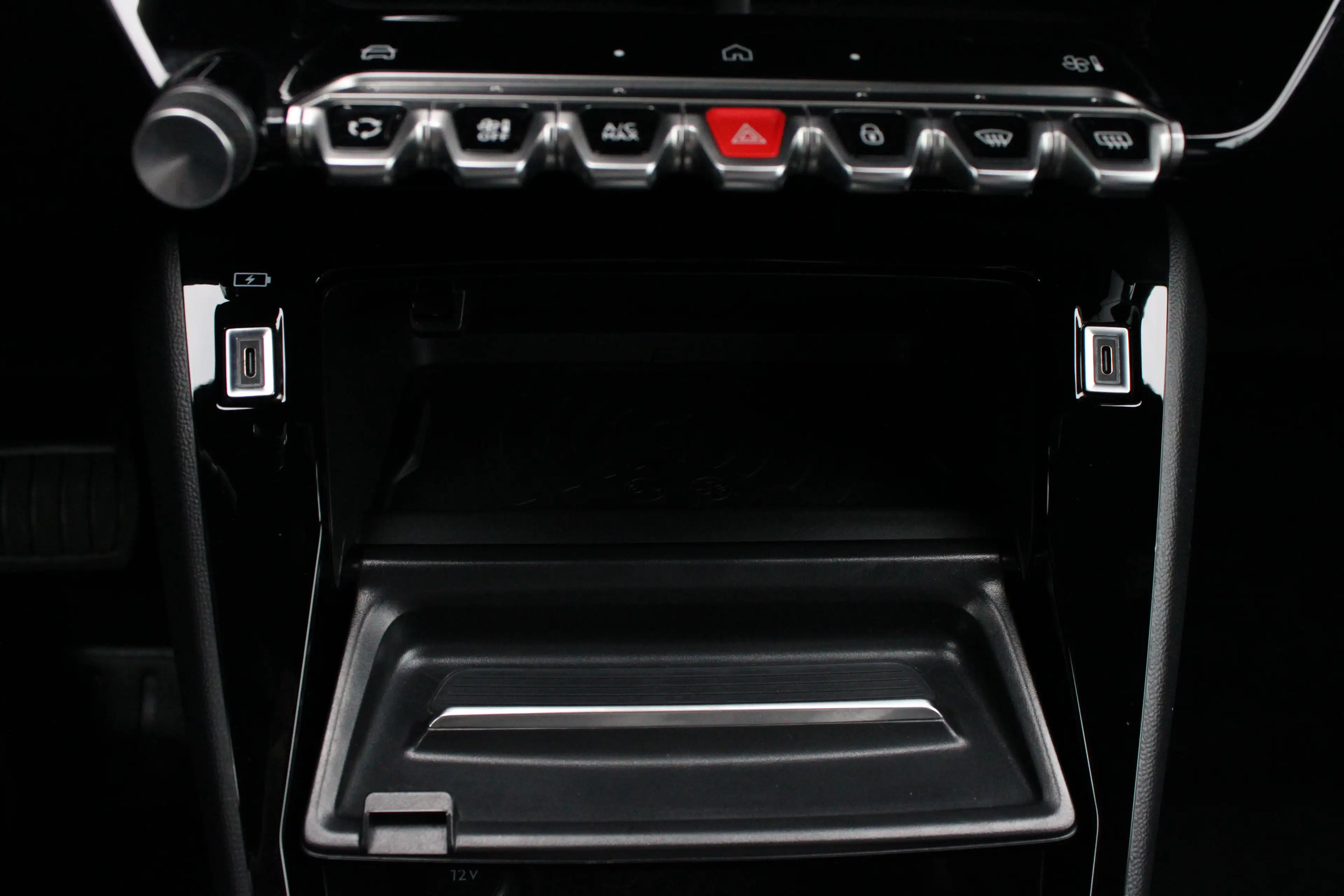 Peugeot e-2008 EV Allure Avantage 54 kWh | SOH 97% | Fase 3 laden — photo 32