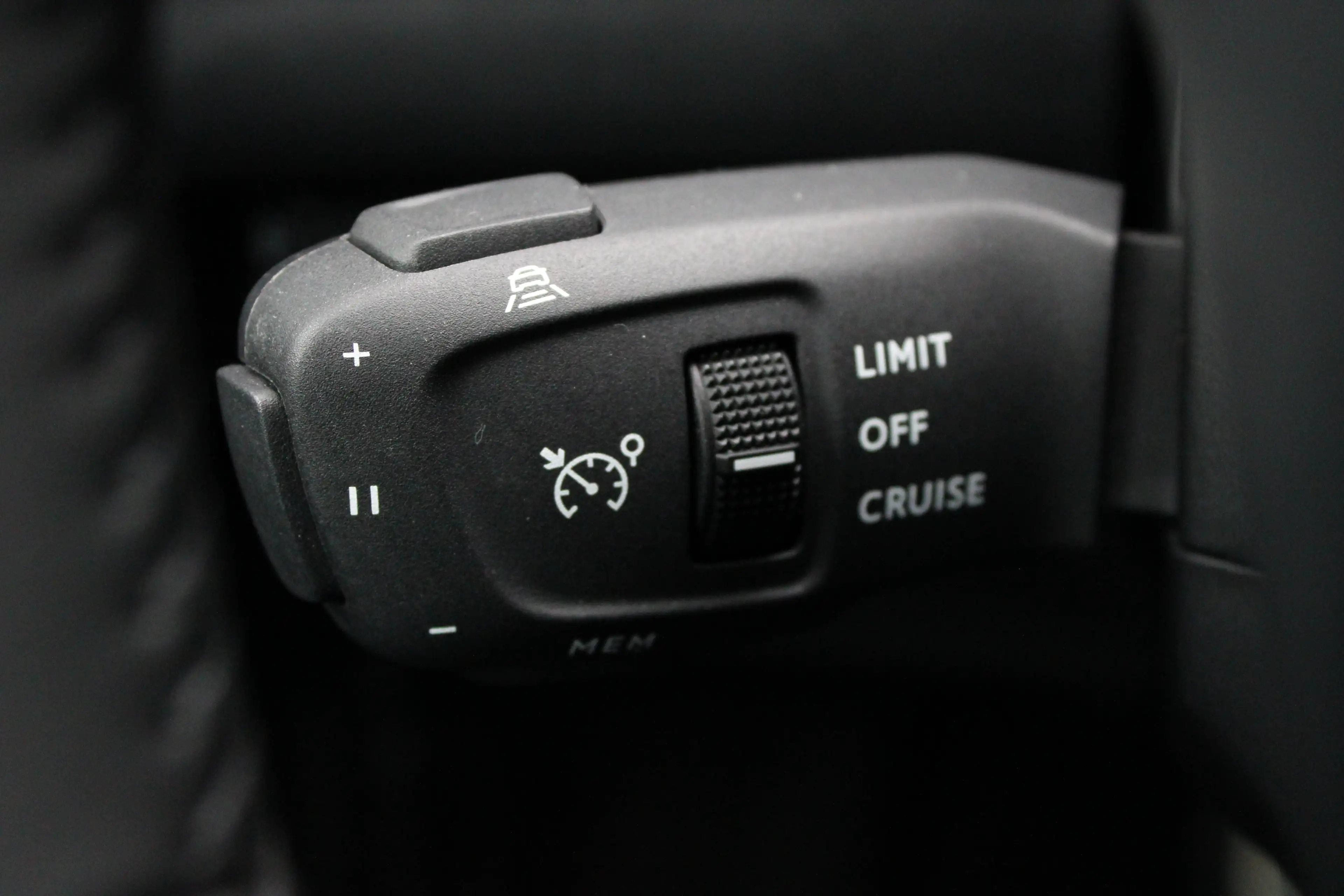 Peugeot e-2008 EV Allure Avantage 54 kWh | SOH 97% | Fase 3 laden — photo 26