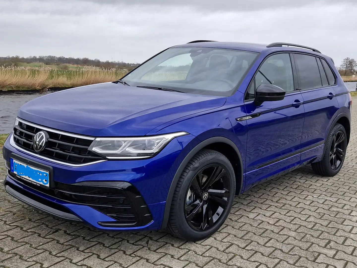 Volkswagen Tiguan Tiguan 2.0 TDI SCR DSG R-Line Blau - 1
