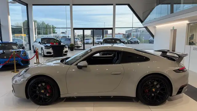 Porsche 992 911 Carrera Coupé PDK Ansicht 19