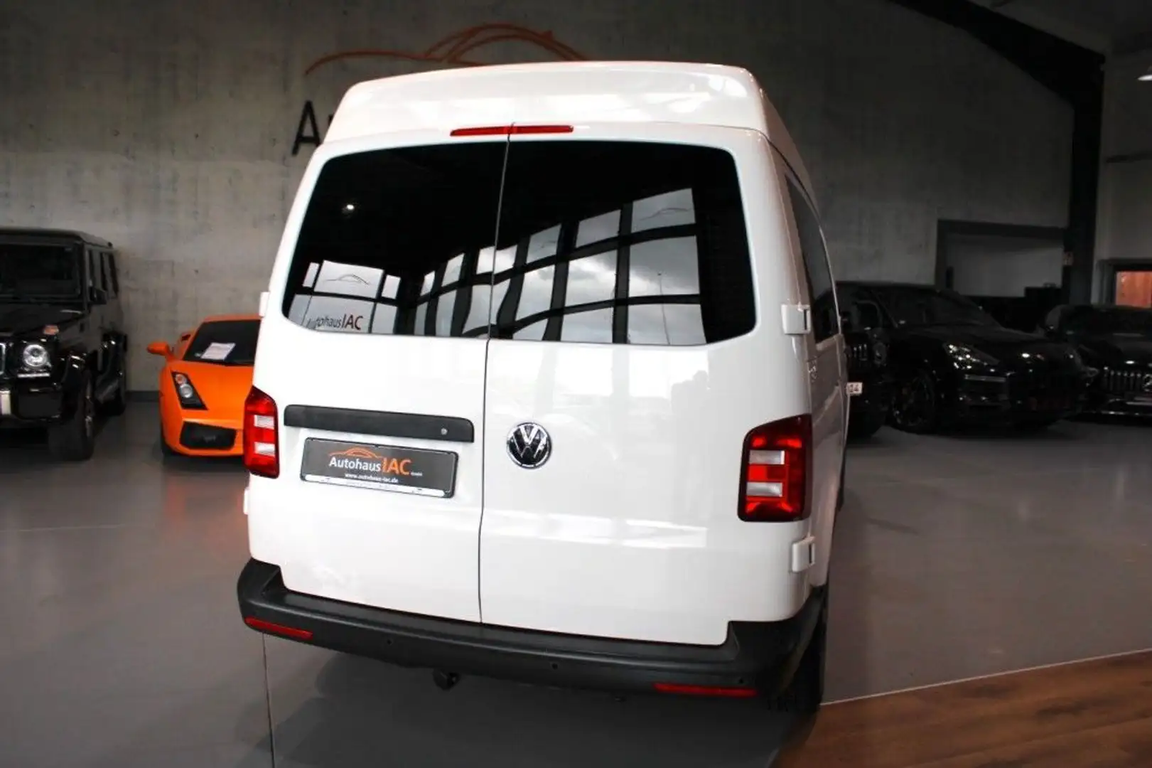 Volkswagen T6 Transporter Kasten/Mittelhochdach/9SITZER/AHK Weiß - 2