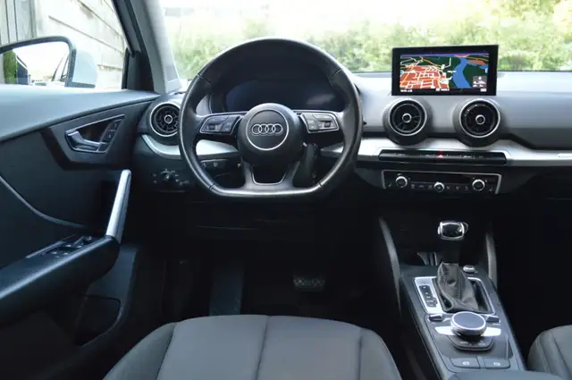 Audi Q2 view 4