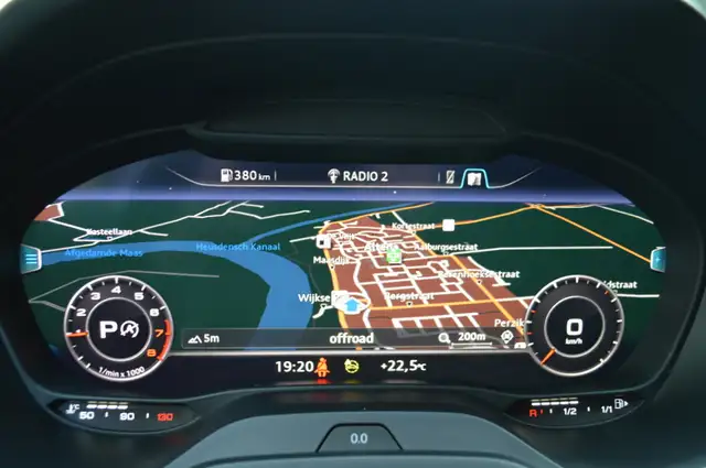 Audi Q2 view 19