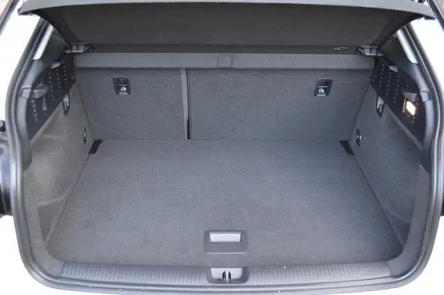 Audi Q2 view 24