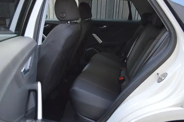 Audi Q2 view 10
