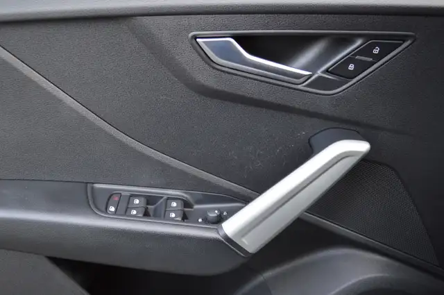 Audi Q2 view 15