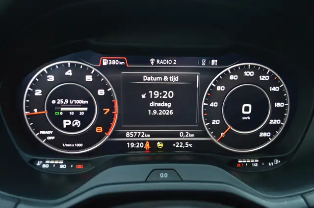 Audi Q2 view 18