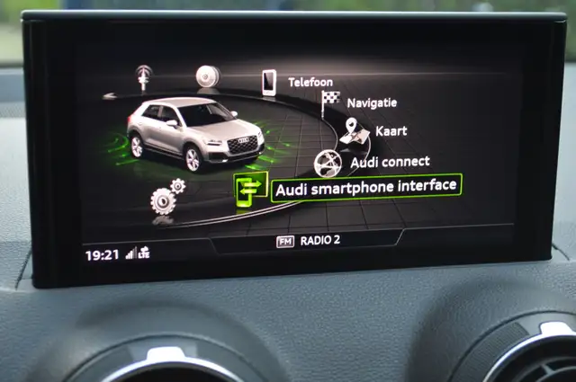 Audi Q2 view 20