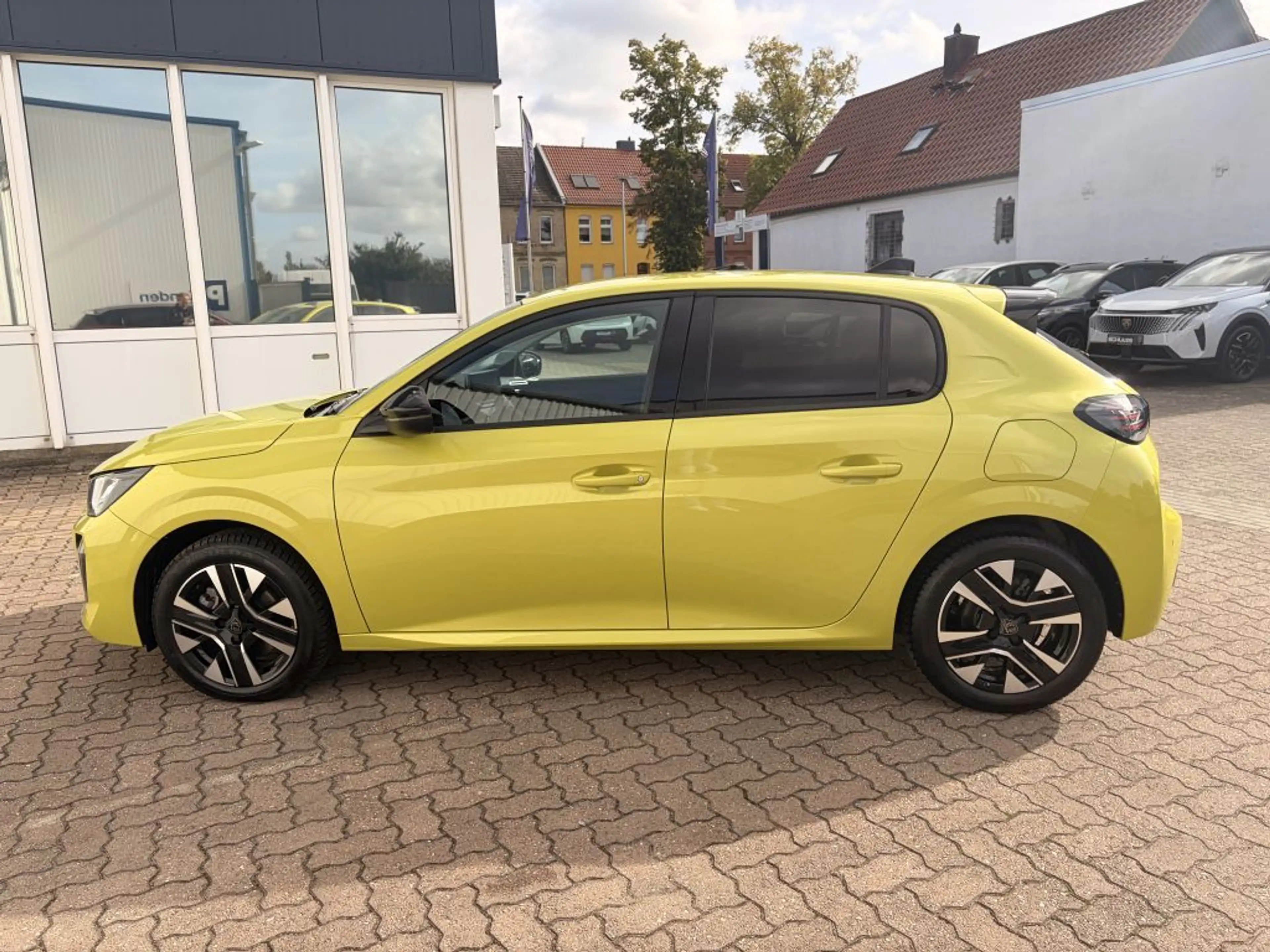 Peugeot 208 Hybrid 100 e-DSC6 Allure — photo 2