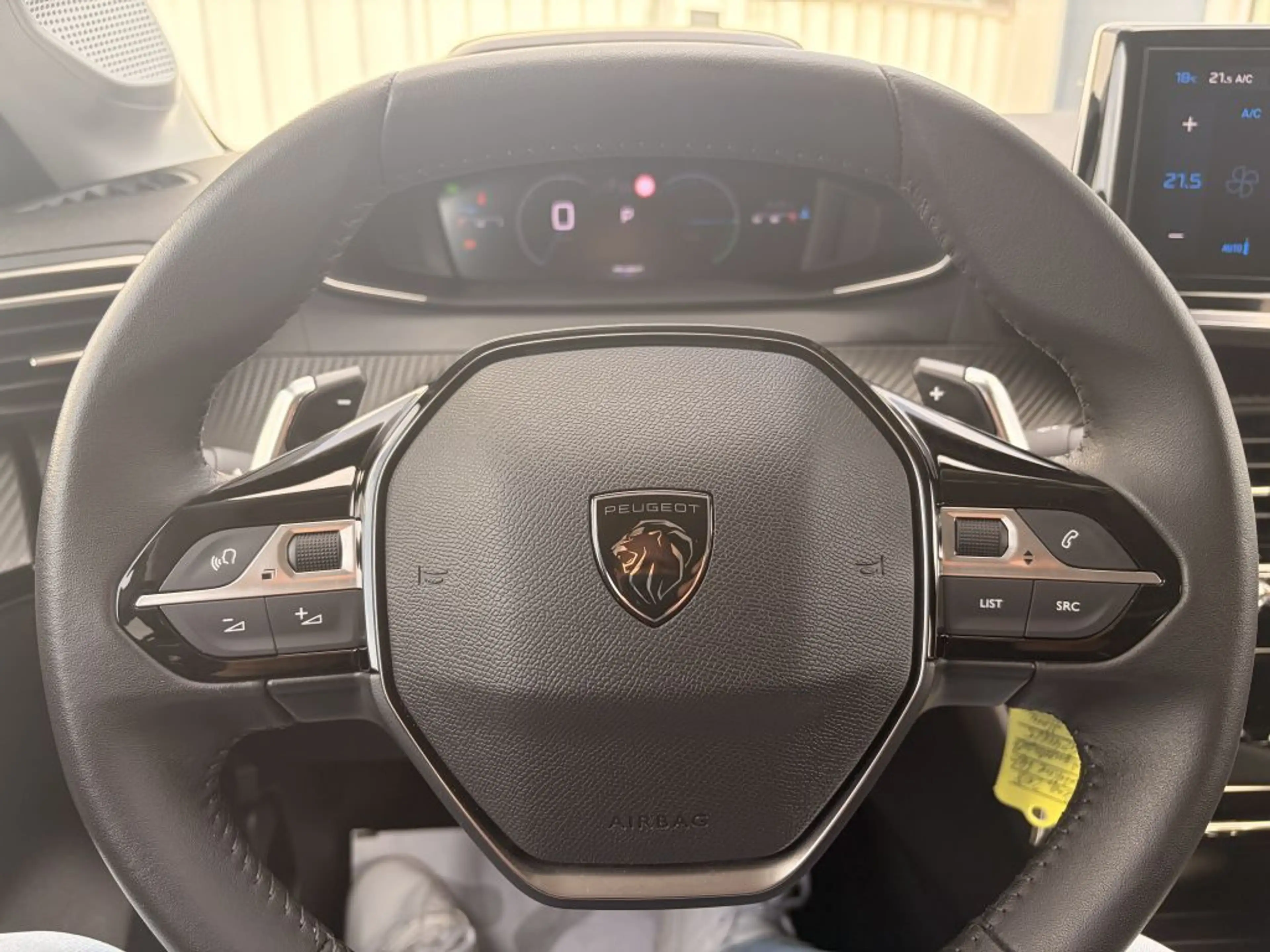 Peugeot 208 Hybrid 100 e-DSC6 Allure — photo 11