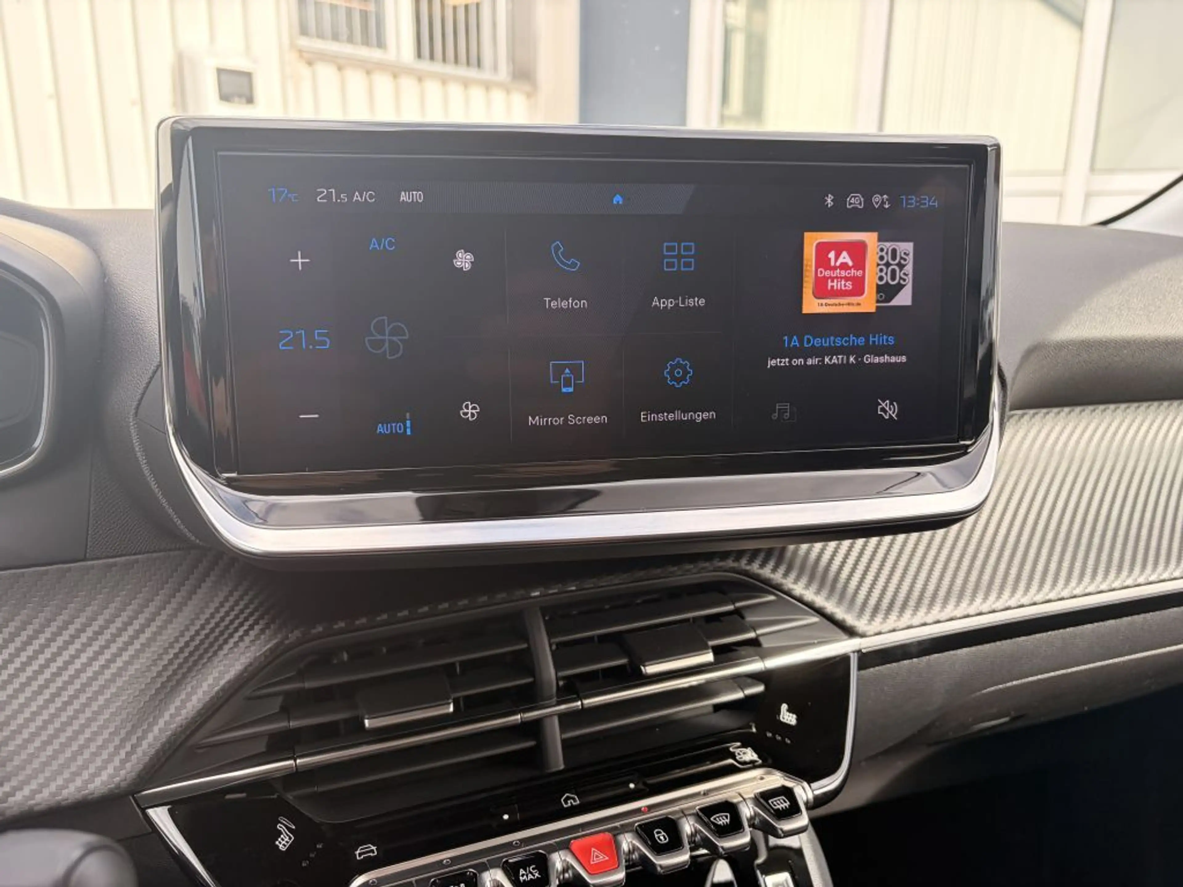 Peugeot 208 Hybrid 100 e-DSC6 Allure — photo 6