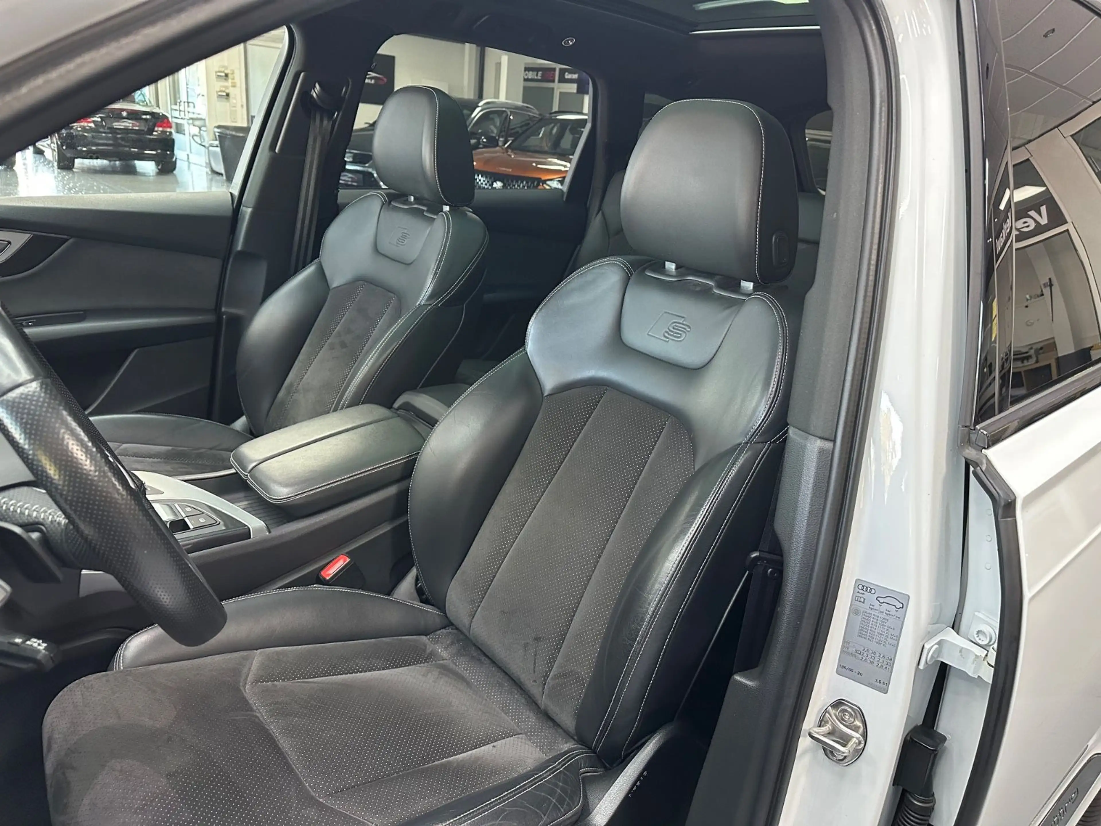 Audi Q7 3.0 TDI ultra quattro/ AHK/ Pano/ TÜV Neu — photo 13