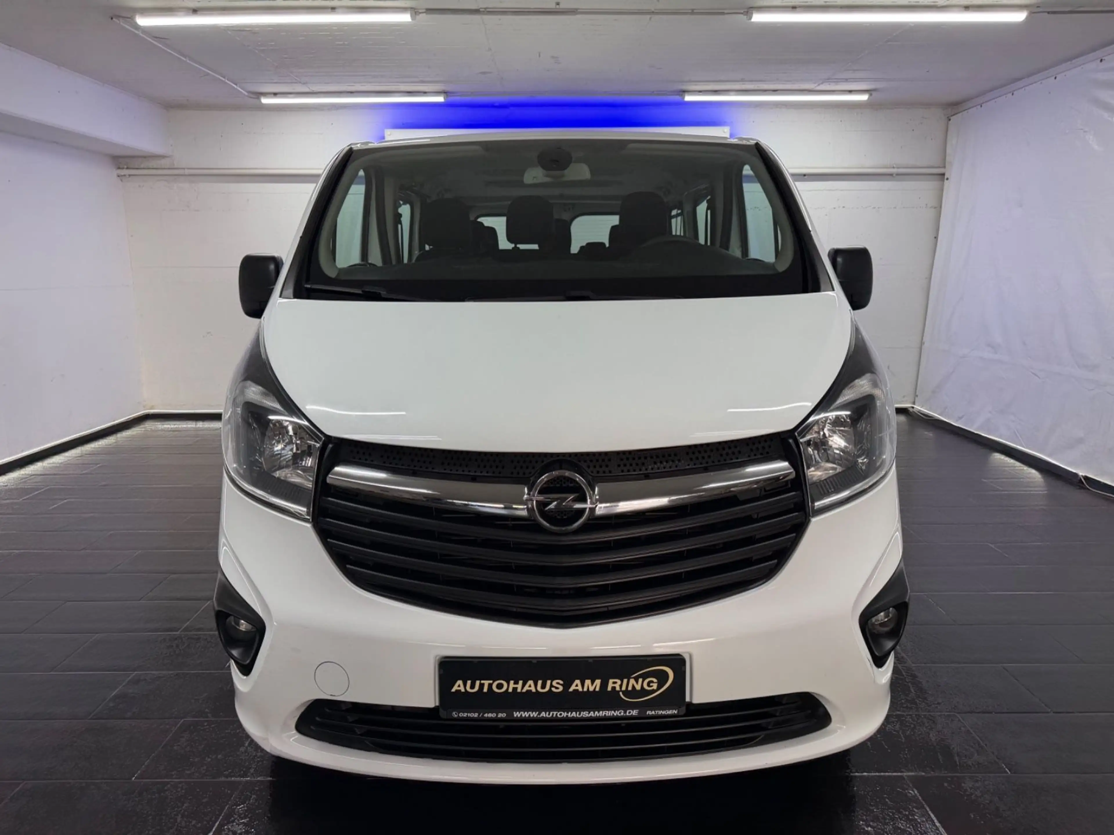 Opel Vivaro B Kombi 2,7t 1HND 9-SITZ TEMPOMAT — photo 2