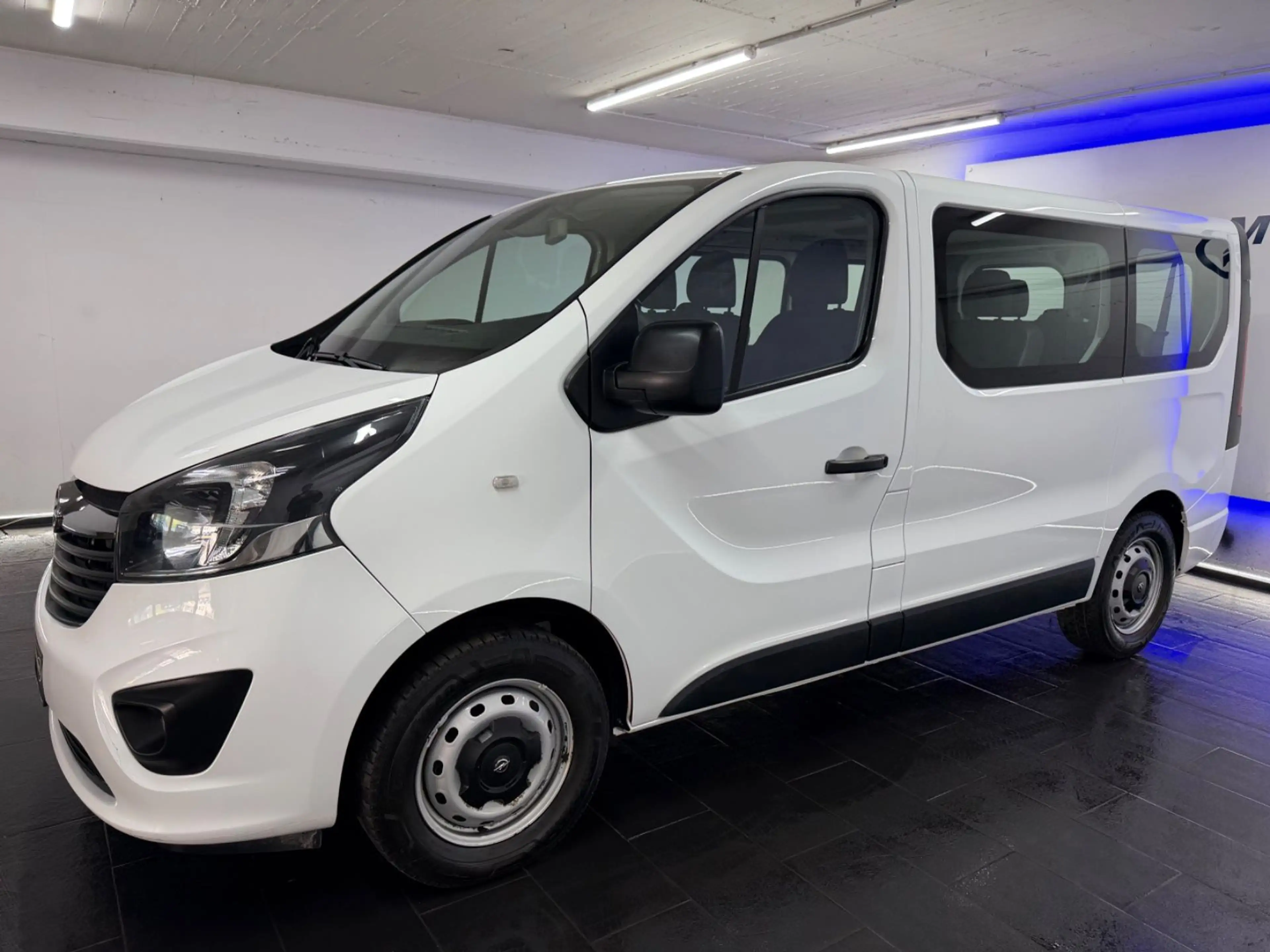 Opel Vivaro B Kombi 2,7t 1HND 9-SITZ TEMPOMAT — photo 4