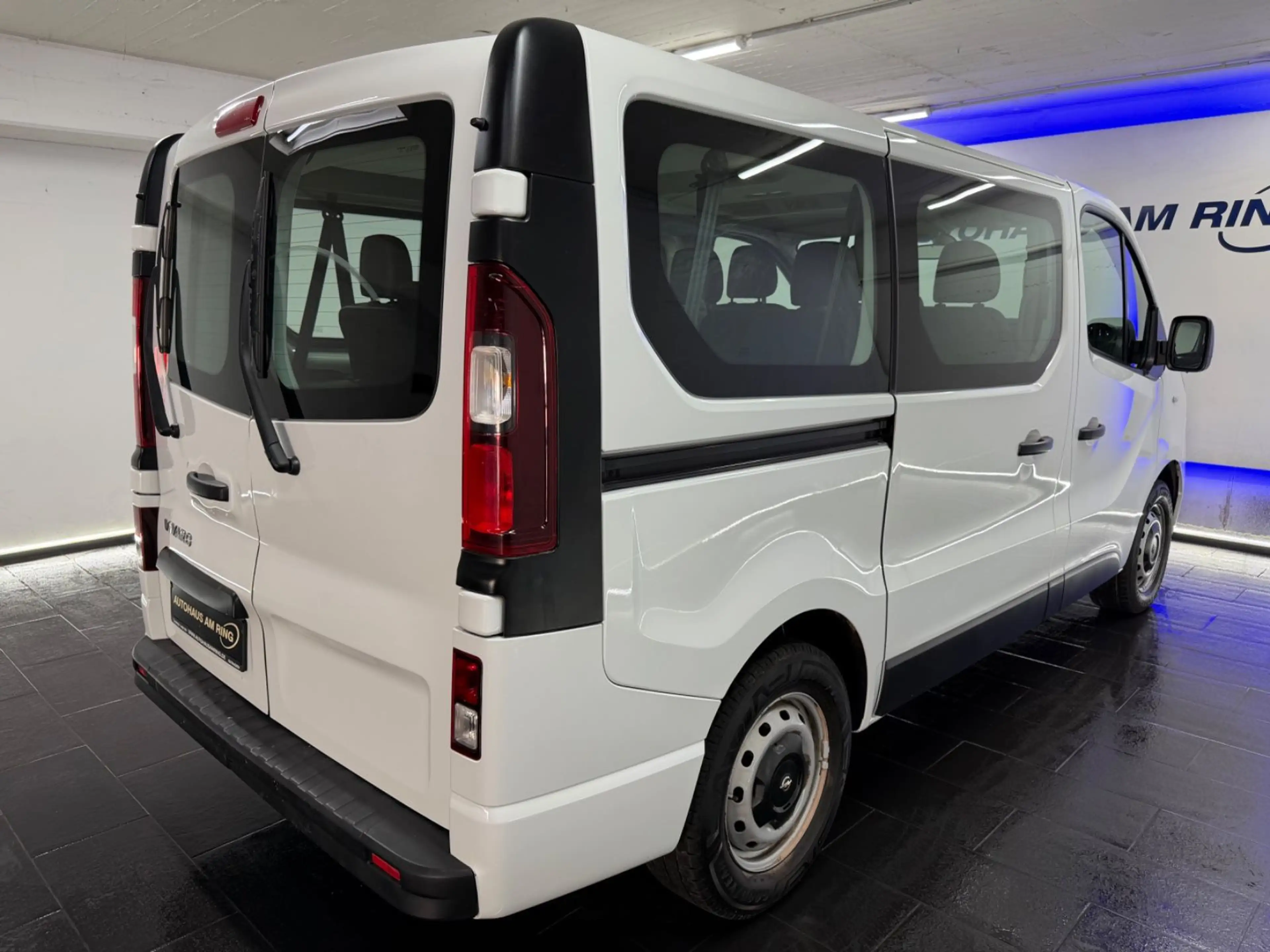 Opel Vivaro B Kombi 2,7t 1HND 9-SITZ TEMPOMAT — photo 8