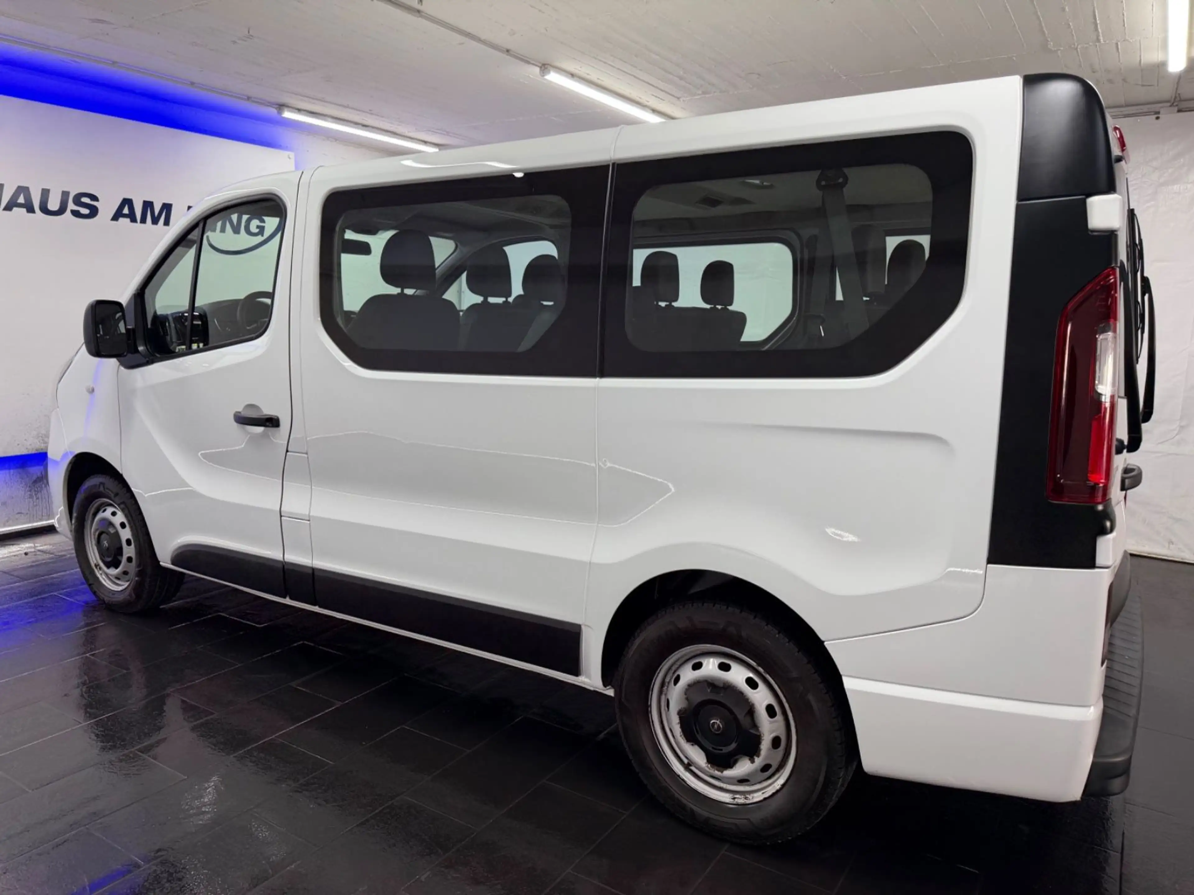 Opel Vivaro B Kombi 2,7t 1HND 9-SITZ TEMPOMAT — photo 11