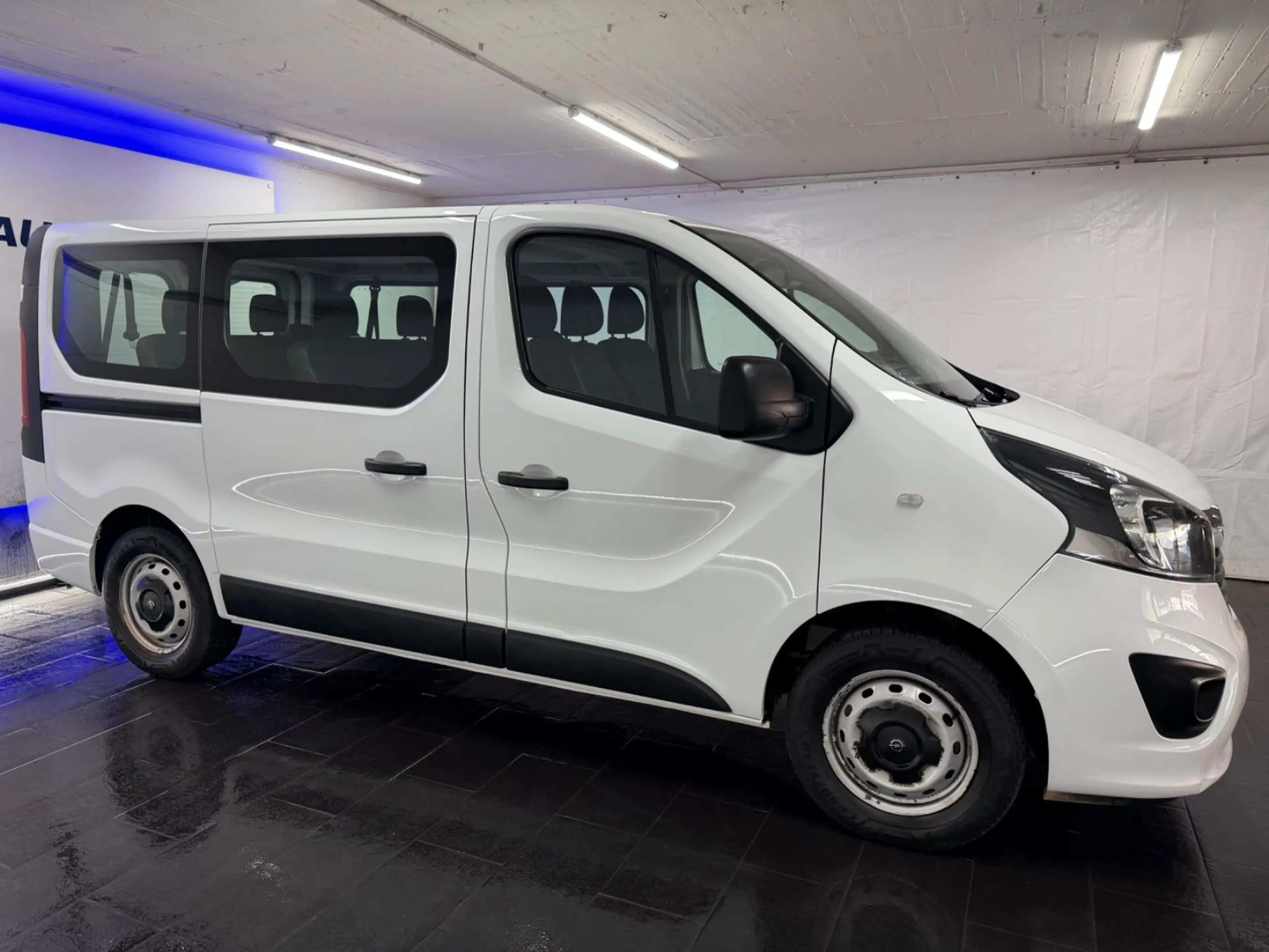 Opel Vivaro B Kombi 2,7t 1HND 9-SITZ TEMPOMAT — photo 6