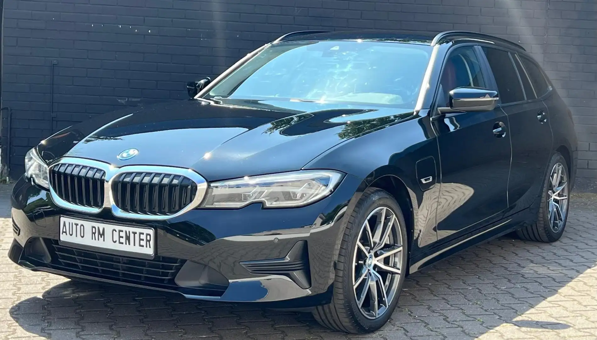 BMW 320 320e Touring Aut. Noir - 1