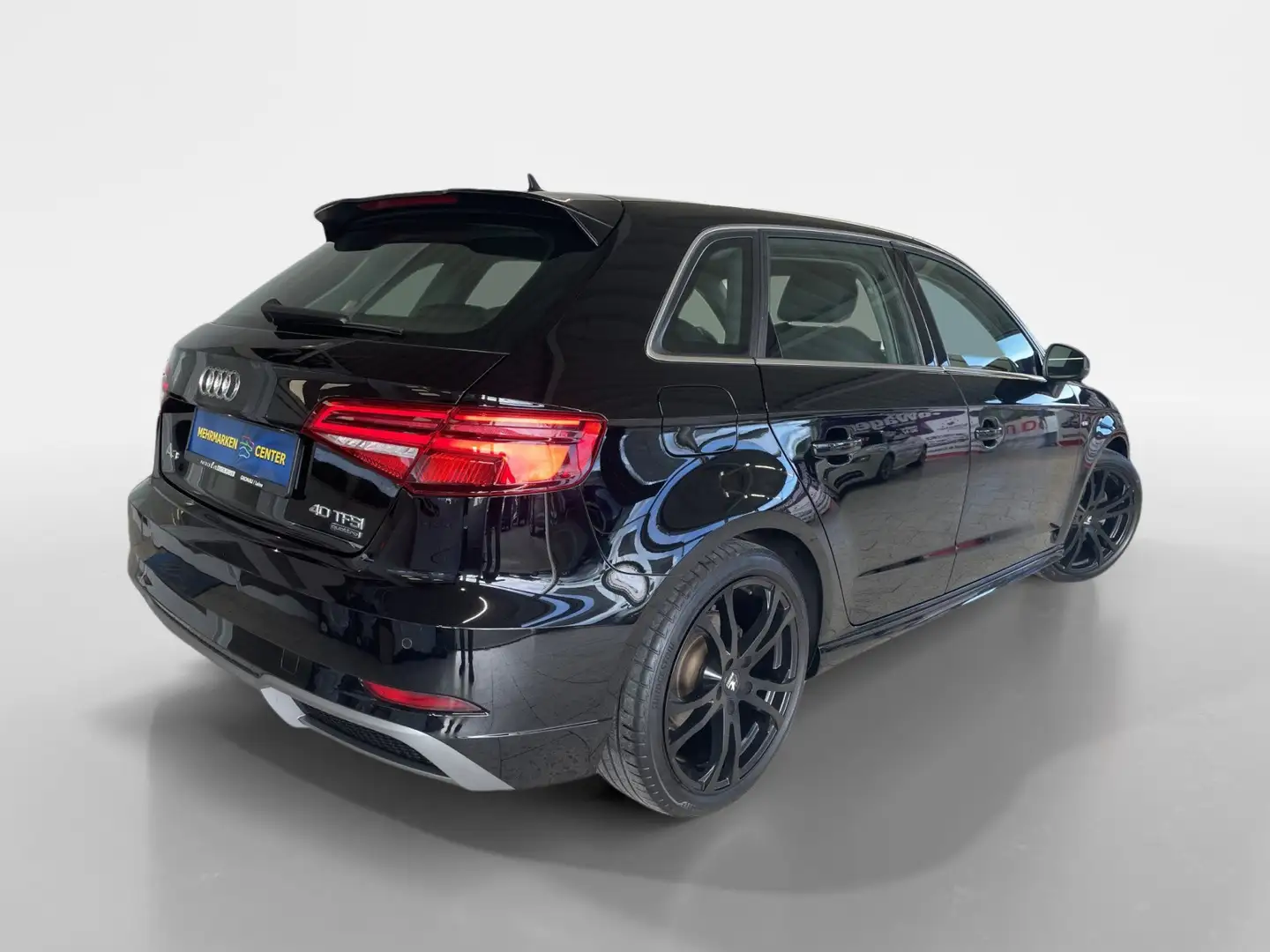 Audi A3 Sportback 2.0 40 TFSI quattro sport 8-fach Schwarz - 2