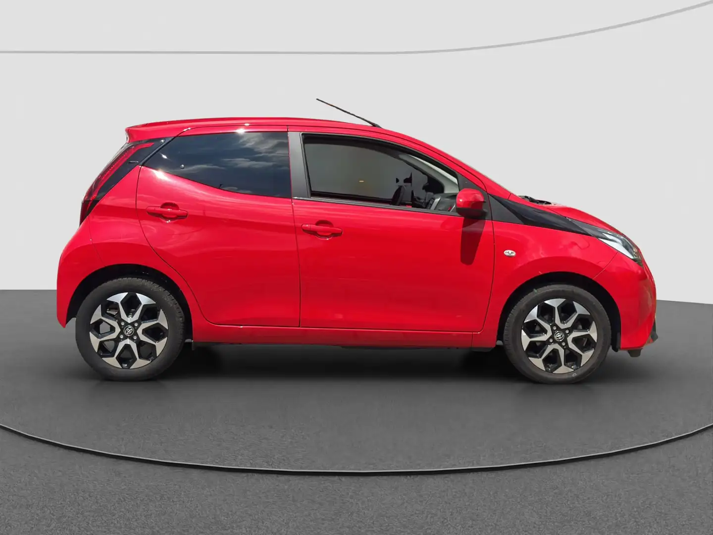 Toyota Aygo 1.0 VVT-i x-first | Apple Carplay | Camera Rood - 2