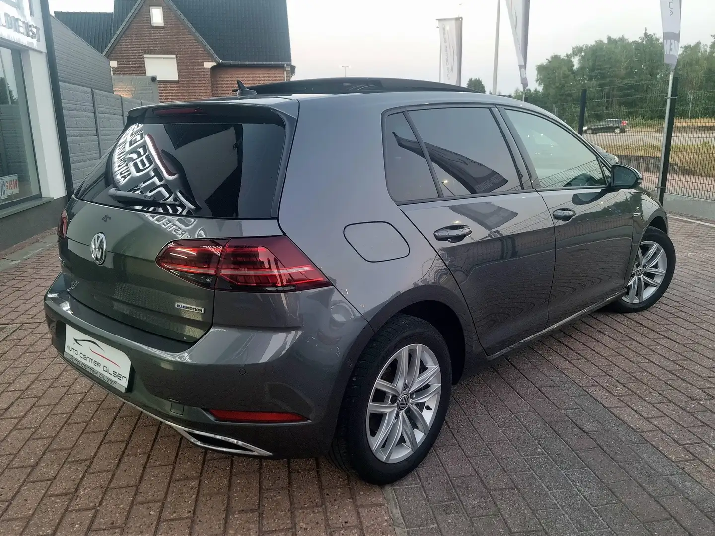 Volkswagen Golf 7.5 1.4 TGI DSG PANO LEDER 12 M Garantie Gris - 2