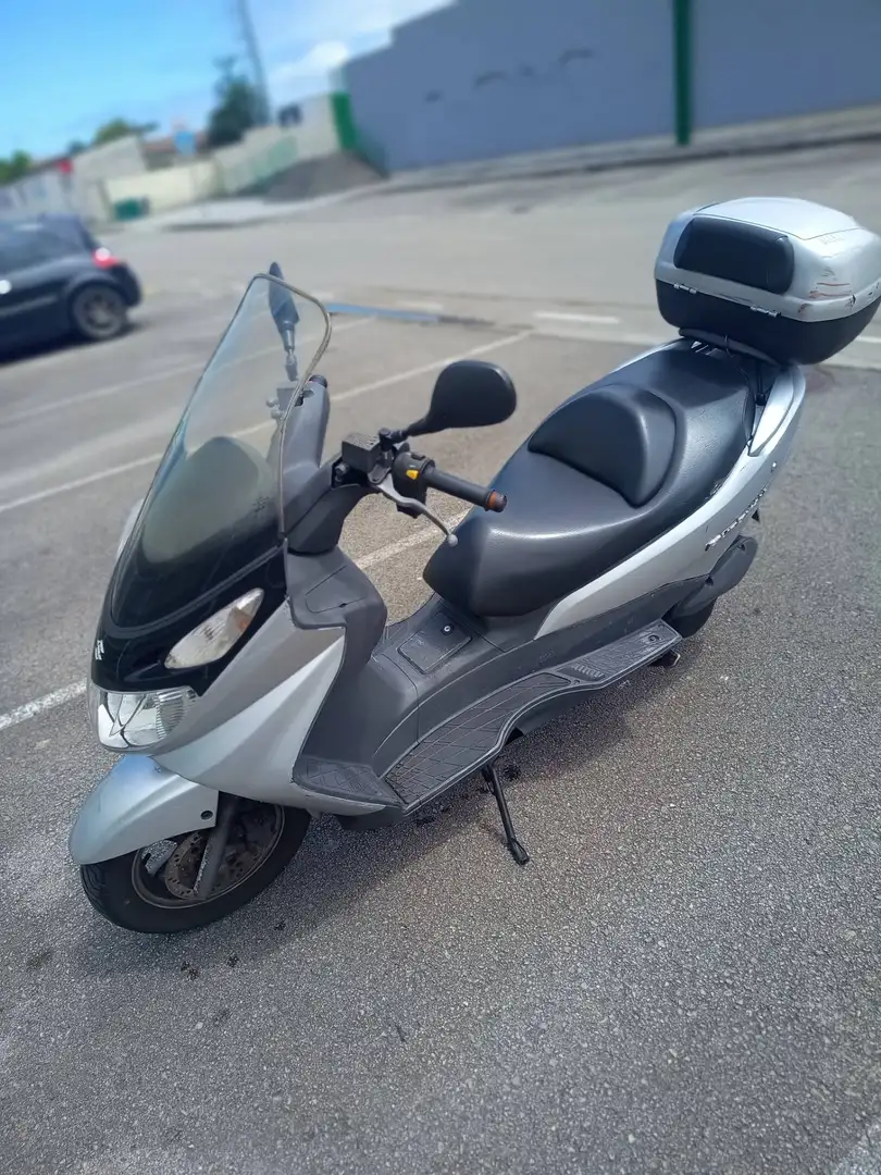 Suzuki Burgman 125 UH 125 Plateado - 2