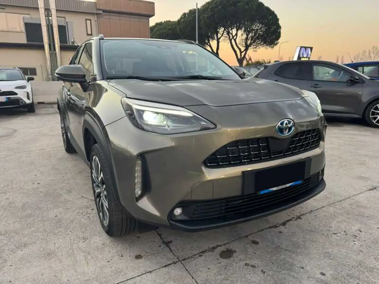 Toyota Yaris Cross 1.5h Lounge 116 CV e-cvt 2WD Bronz - 1
