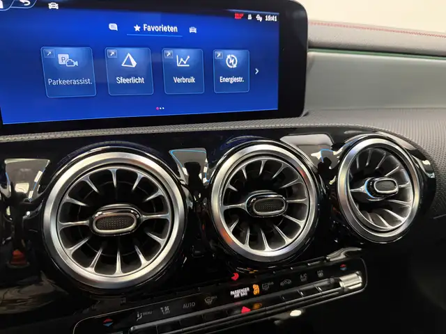 Mercedes-Benz CLA view 15
