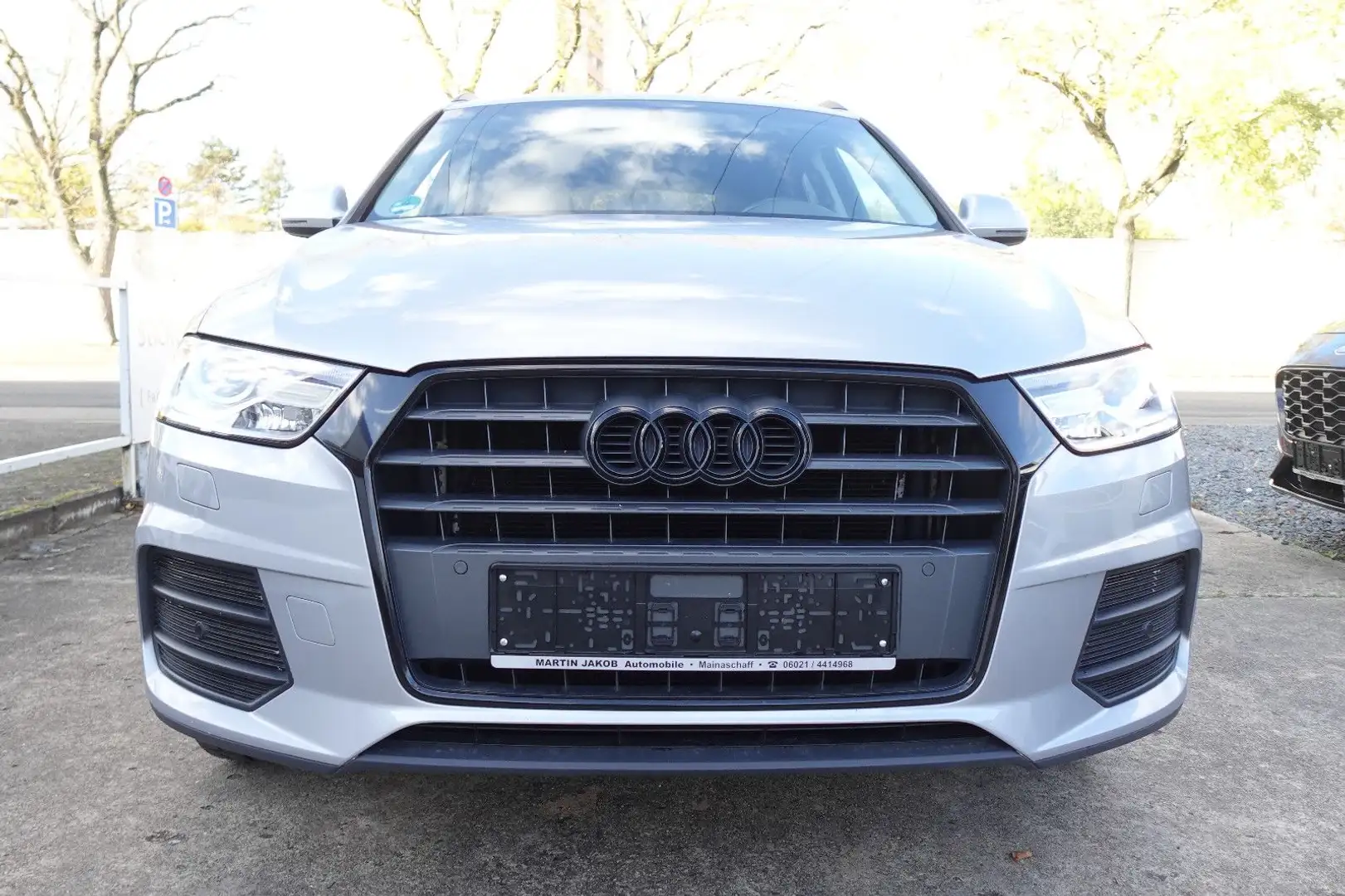 Audi Q3 + PDC+KAMERA+BC+MFL+SITZHEIZUNG+TEL+NAVI+ Silber - 2